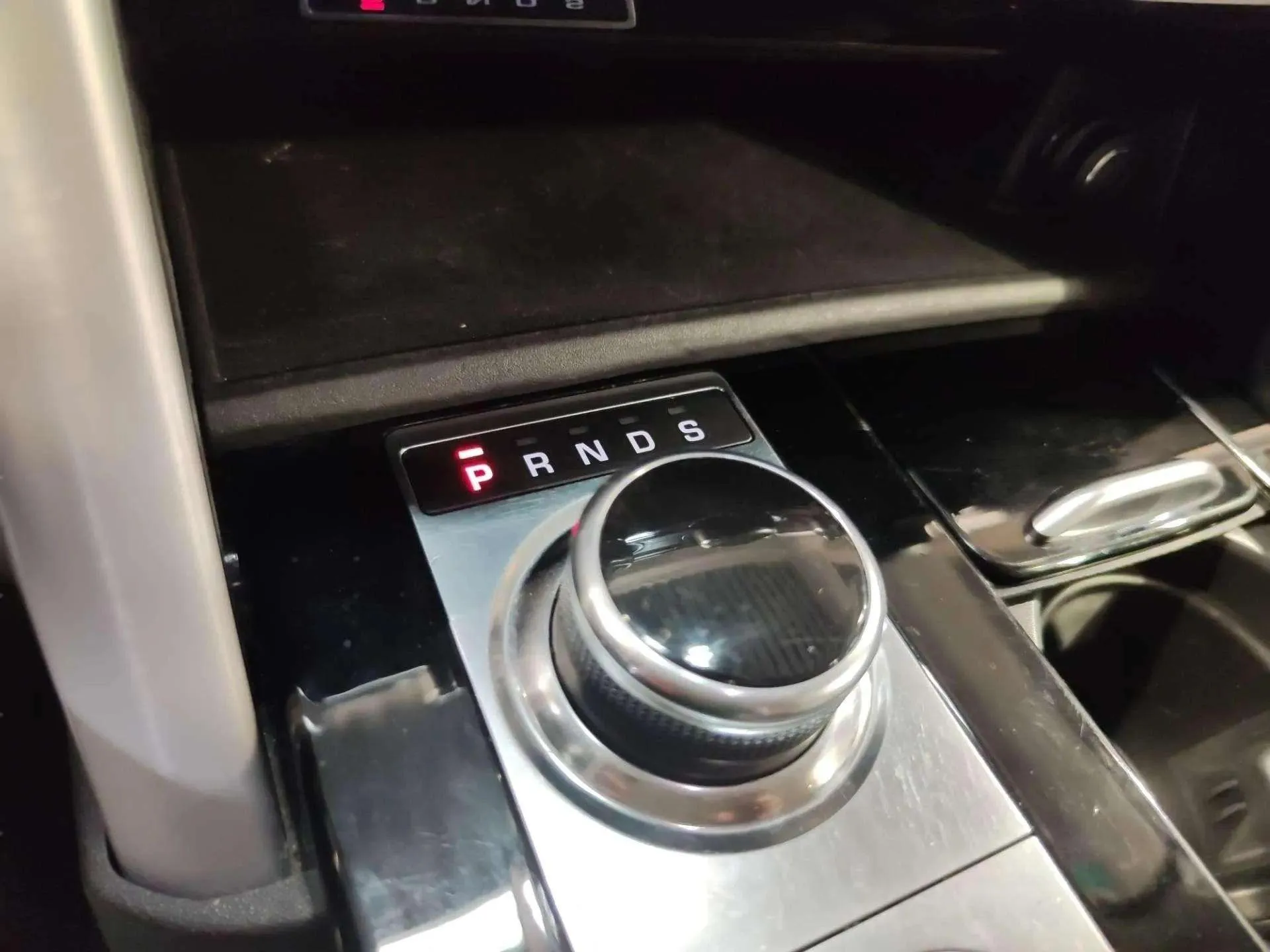 Land Rover Discovery 2.0 I4 TD4 SE - foto 21