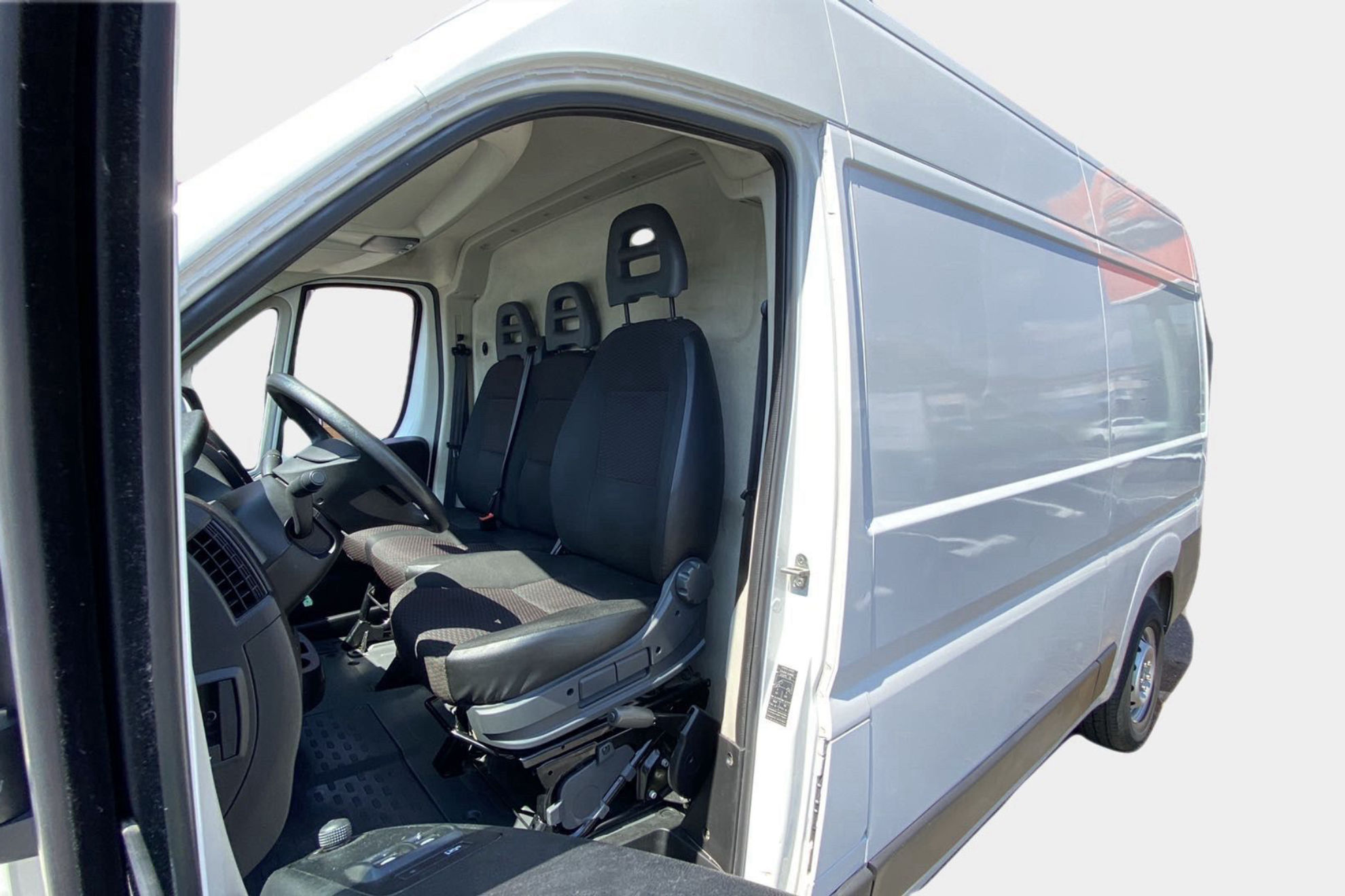 Citroën Jumper BlueHDi Furgón 33L2H2 - foto 14