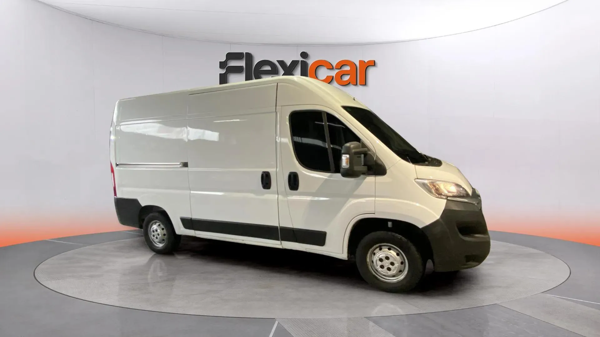Citroën Jumper BlueHDi Furgón 33L2H2 - foto 3