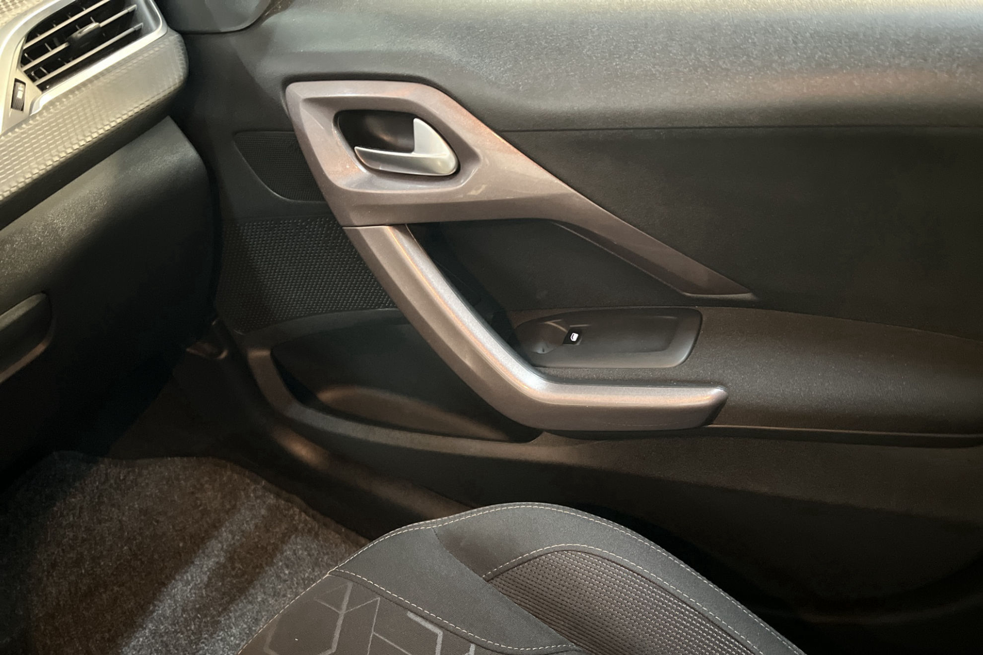 Peugeot 2008 Active 1.6 BlueHDi 100 - foto 17