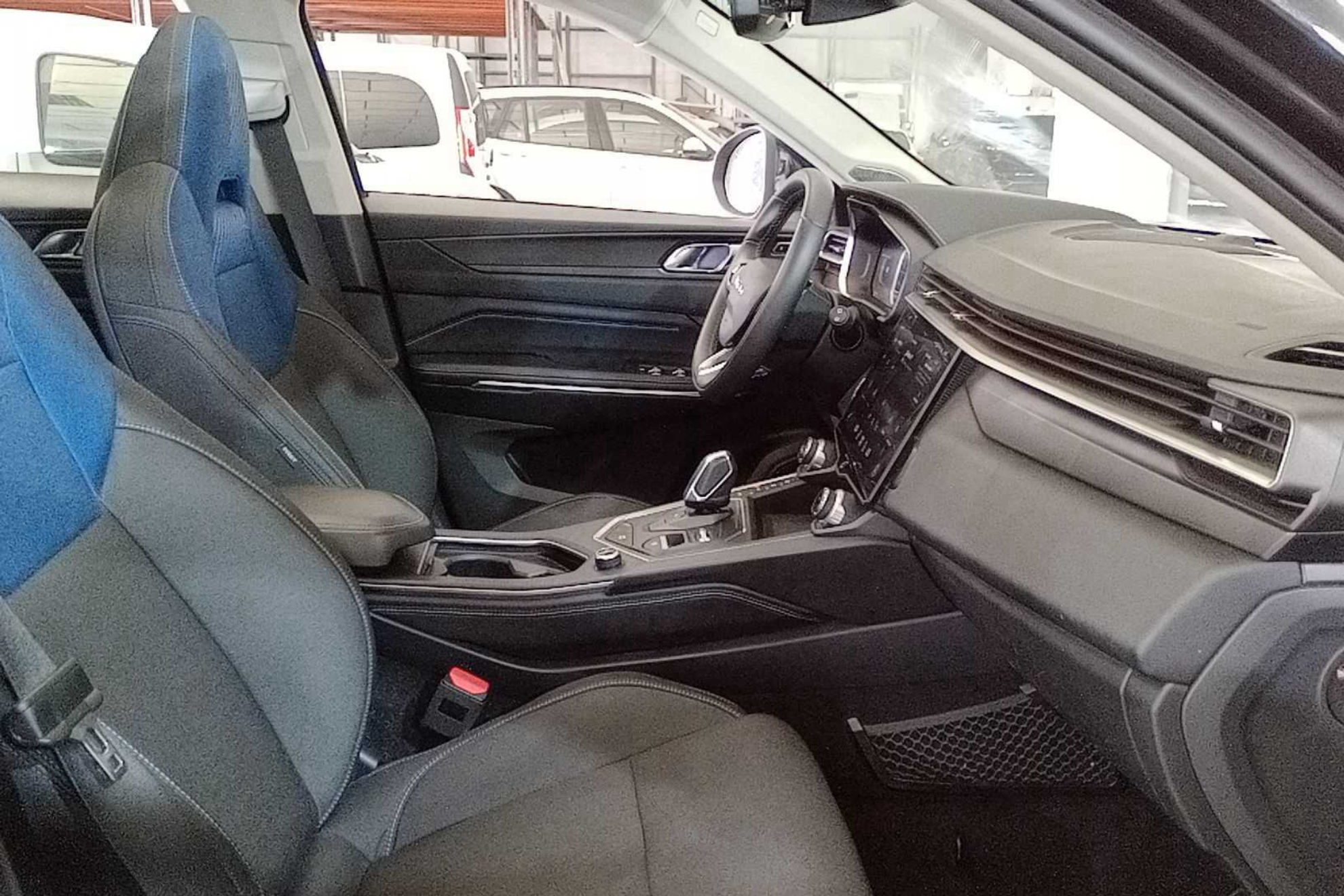 Lynk & Co 01 1.5 PHEV - foto 30