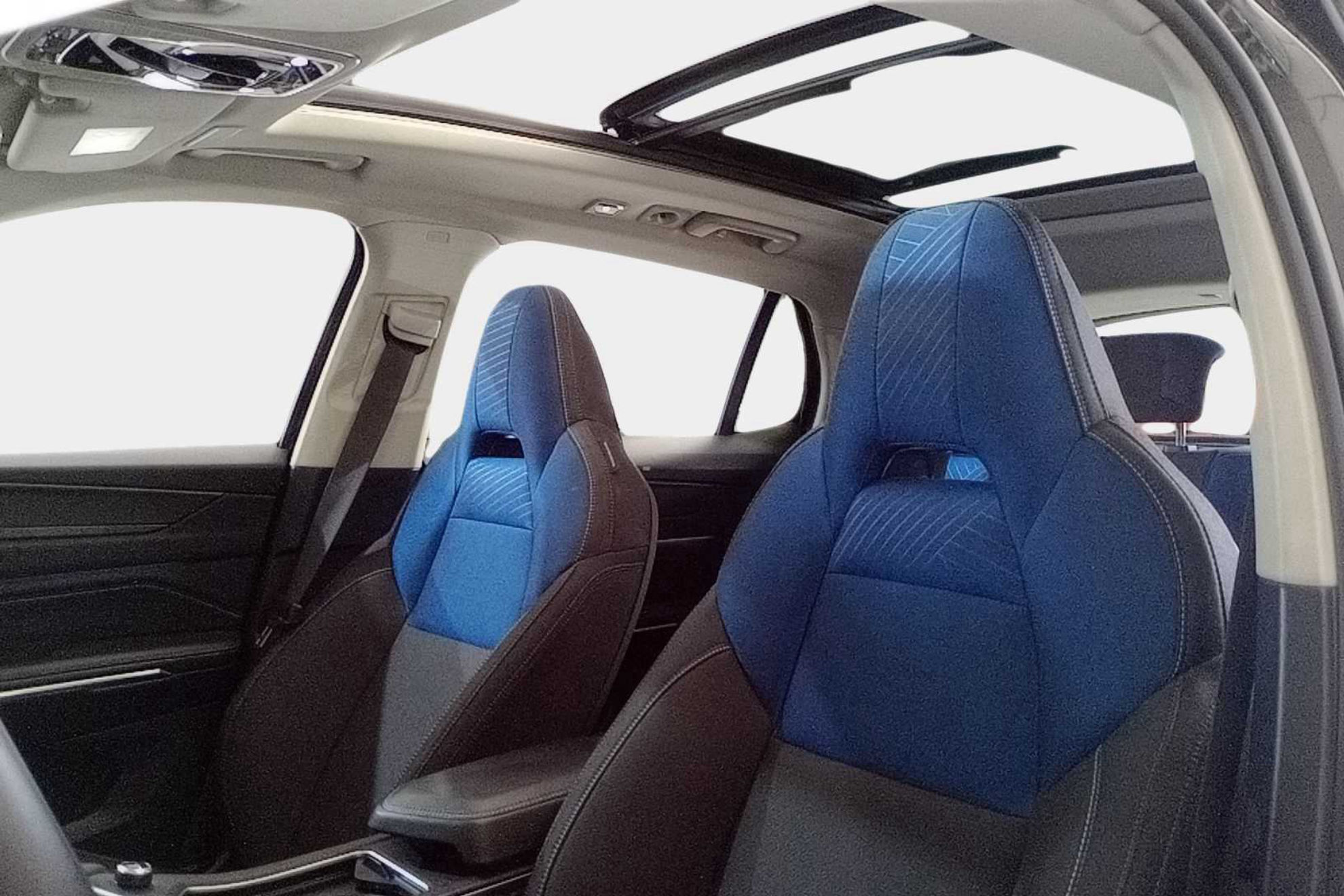 Lynk & Co 01 1.5 PHEV - foto 13