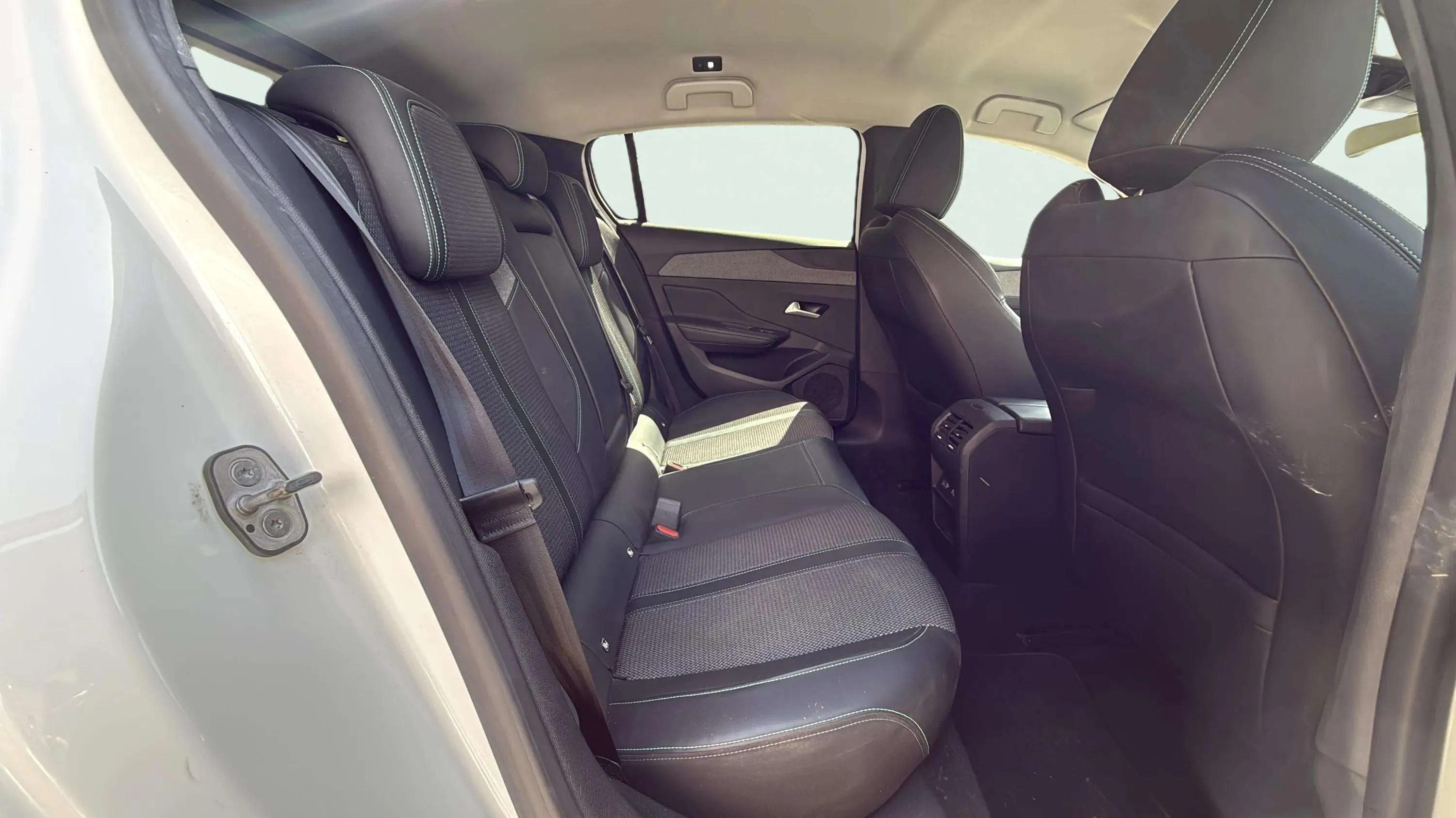 Peugeot 308 Allure Pack PureTech 130 - foto 16