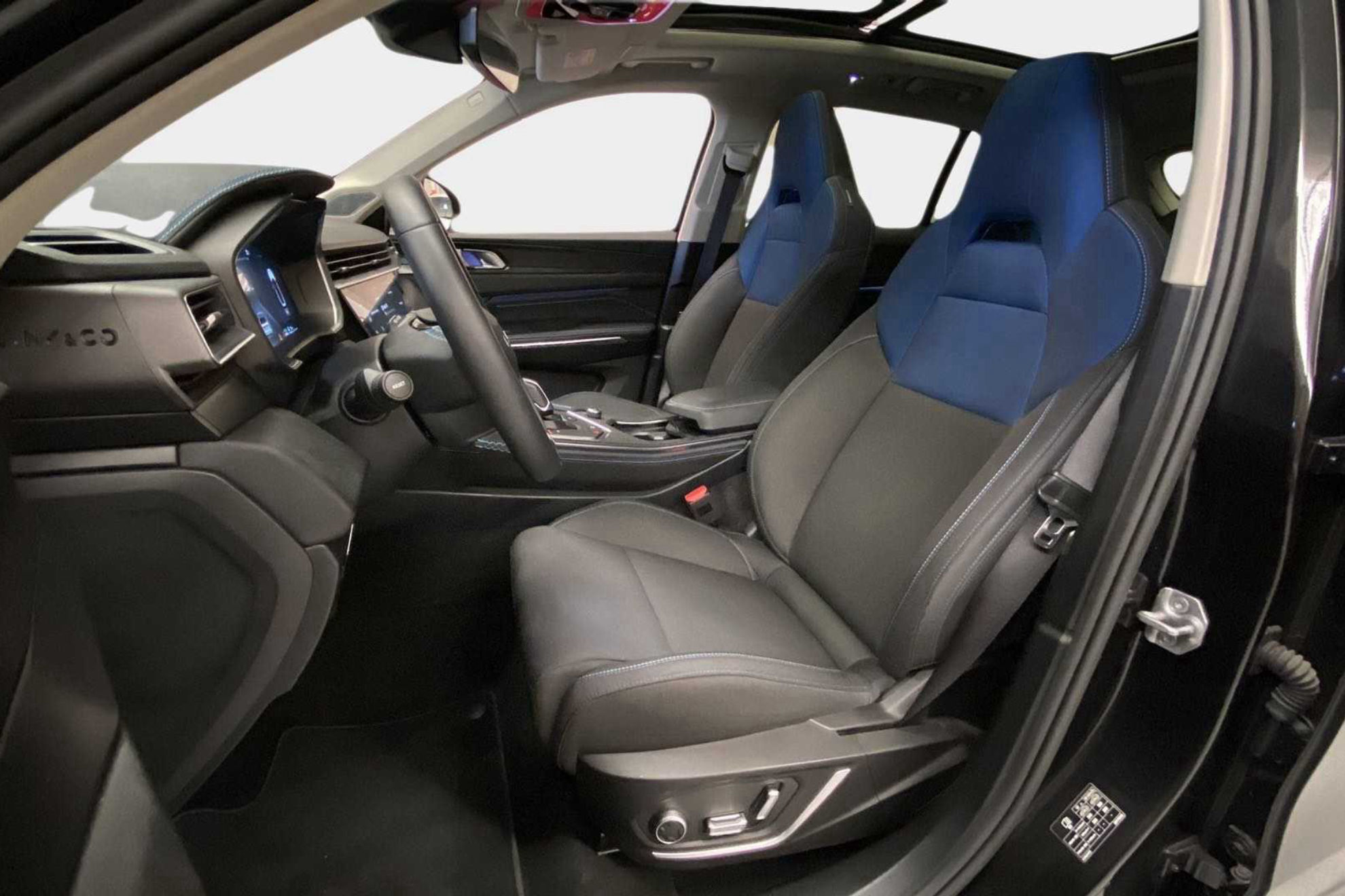 Lynk & Co 01 1.5 PHEV - foto 16