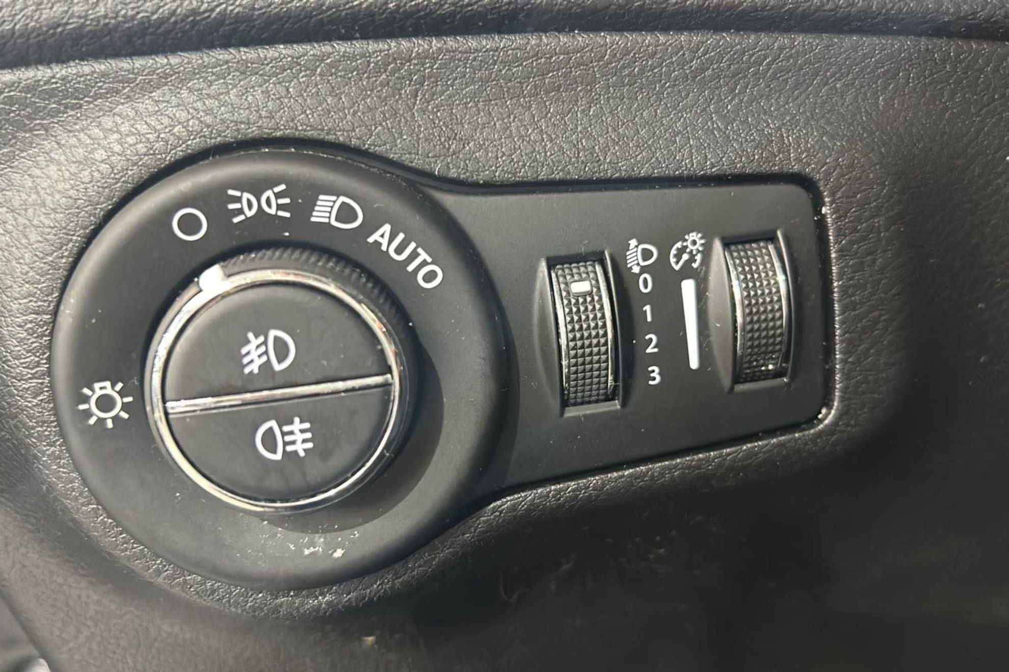 Jeep Compass 1.6 Mjet Longitude 4x2 - foto 25