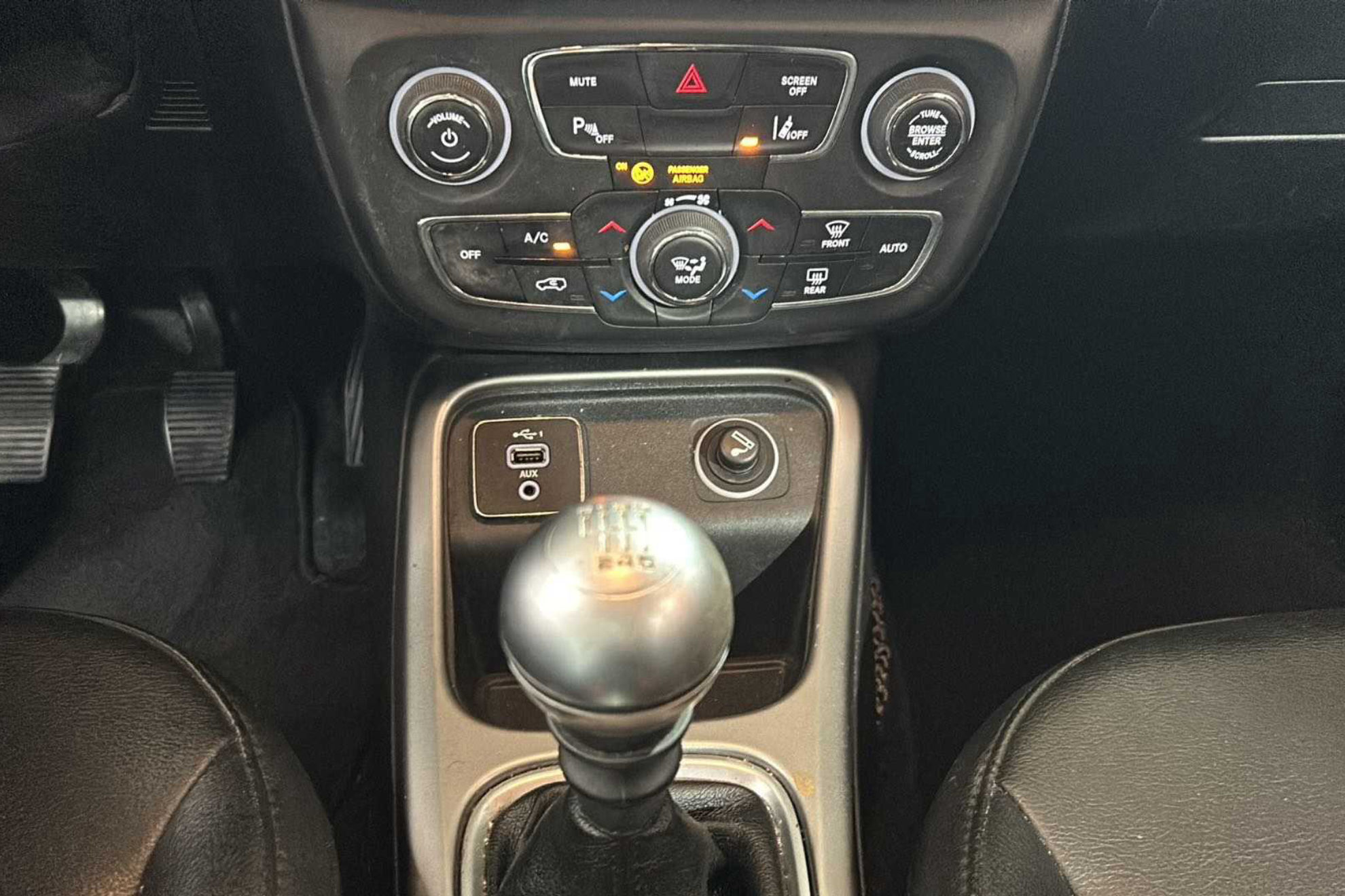 Jeep Compass 1.6 Mjet Longitude 4x2 - foto 23
