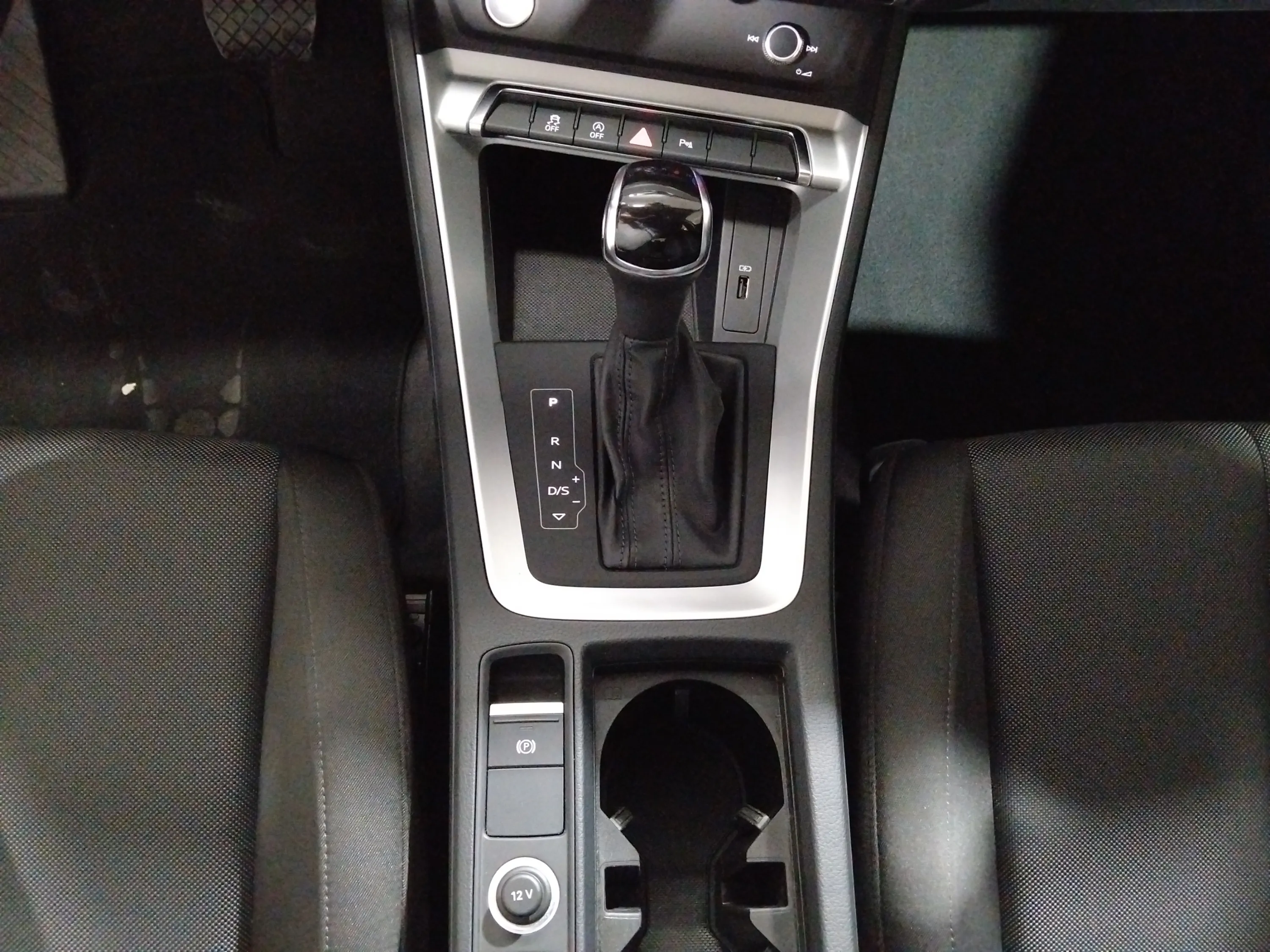 Audi Q3 40 TFSI S tronic quattro - foto 21