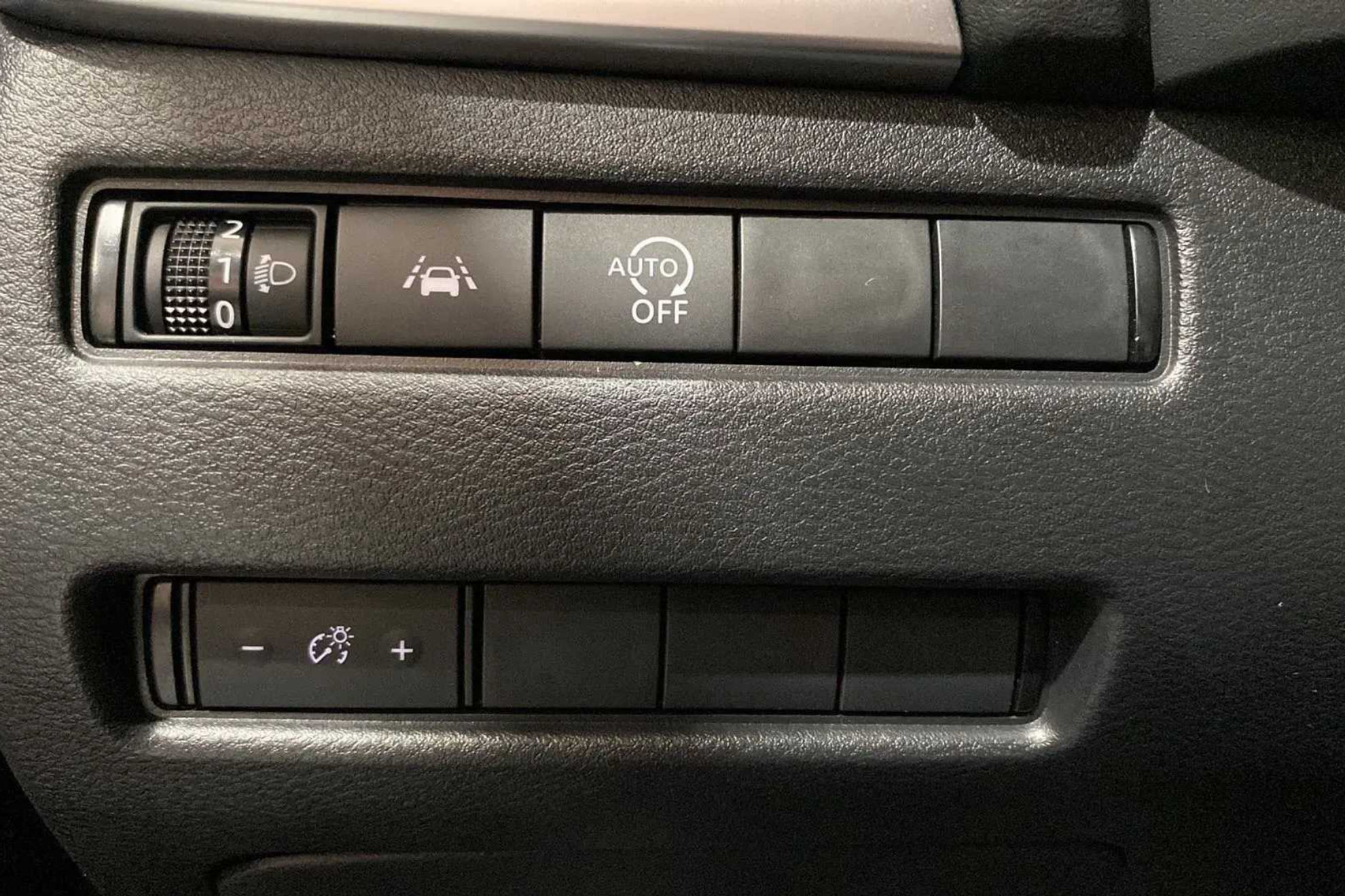 Nissan Qashqai DIG-T Xtronic N-Connecta - foto 18