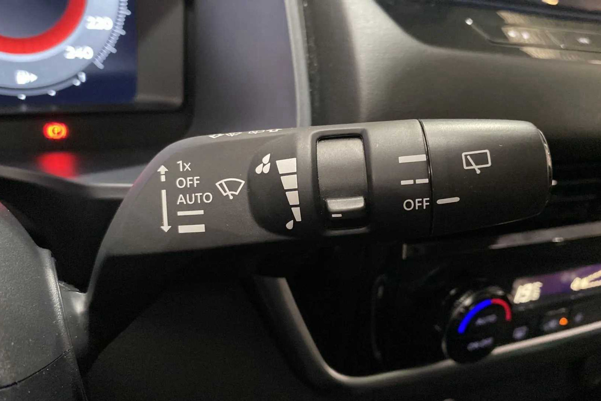 Nissan Qashqai DIG-T Xtronic N-Connecta - foto 23