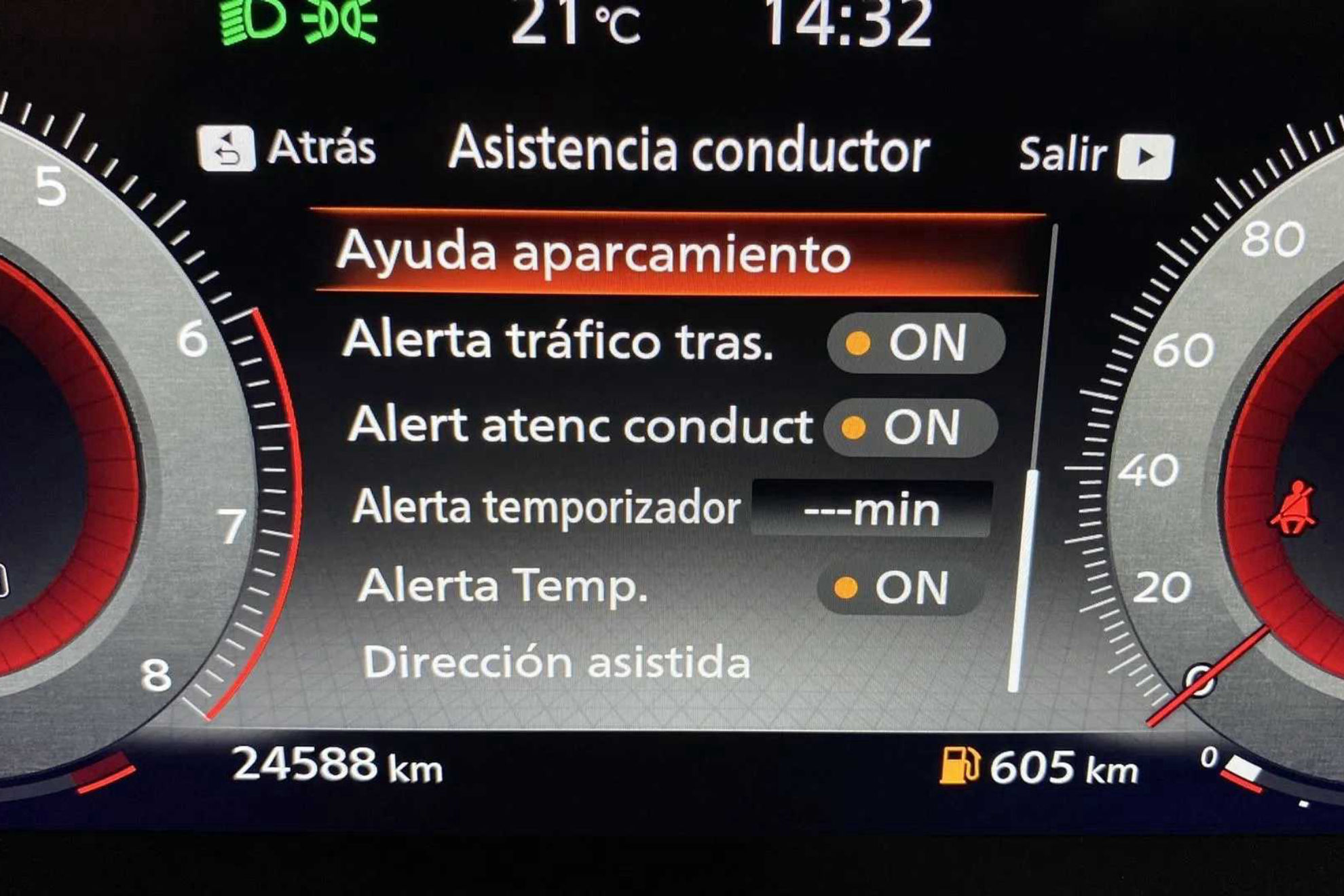 Nissan Qashqai DIG-T Xtronic N-Connecta - foto 26