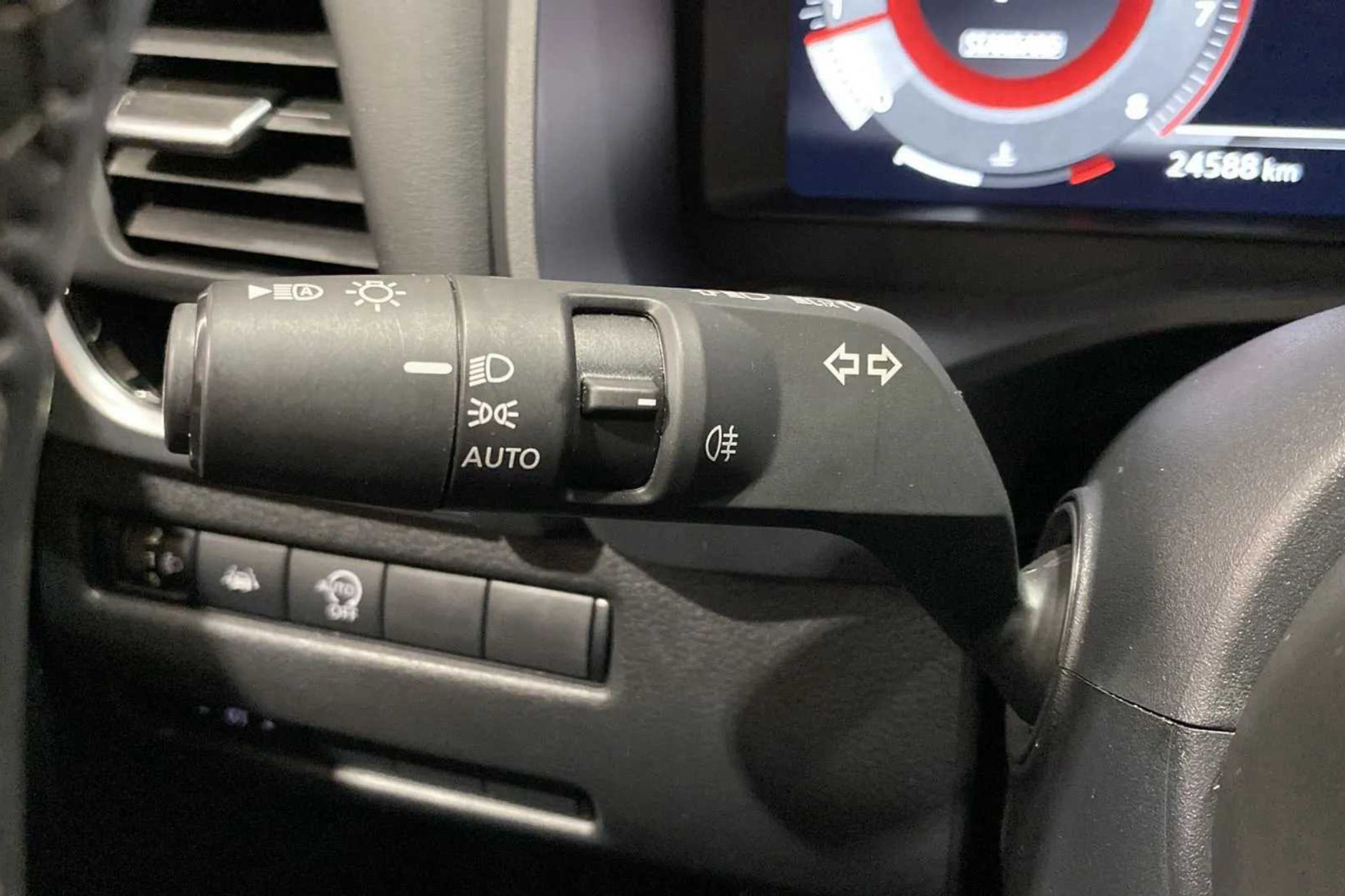 Nissan Qashqai DIG-T Xtronic N-Connecta - foto 22