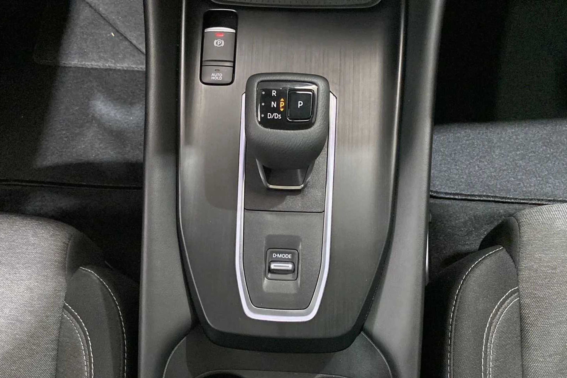 Nissan Qashqai DIG-T Xtronic N-Connecta - foto 34