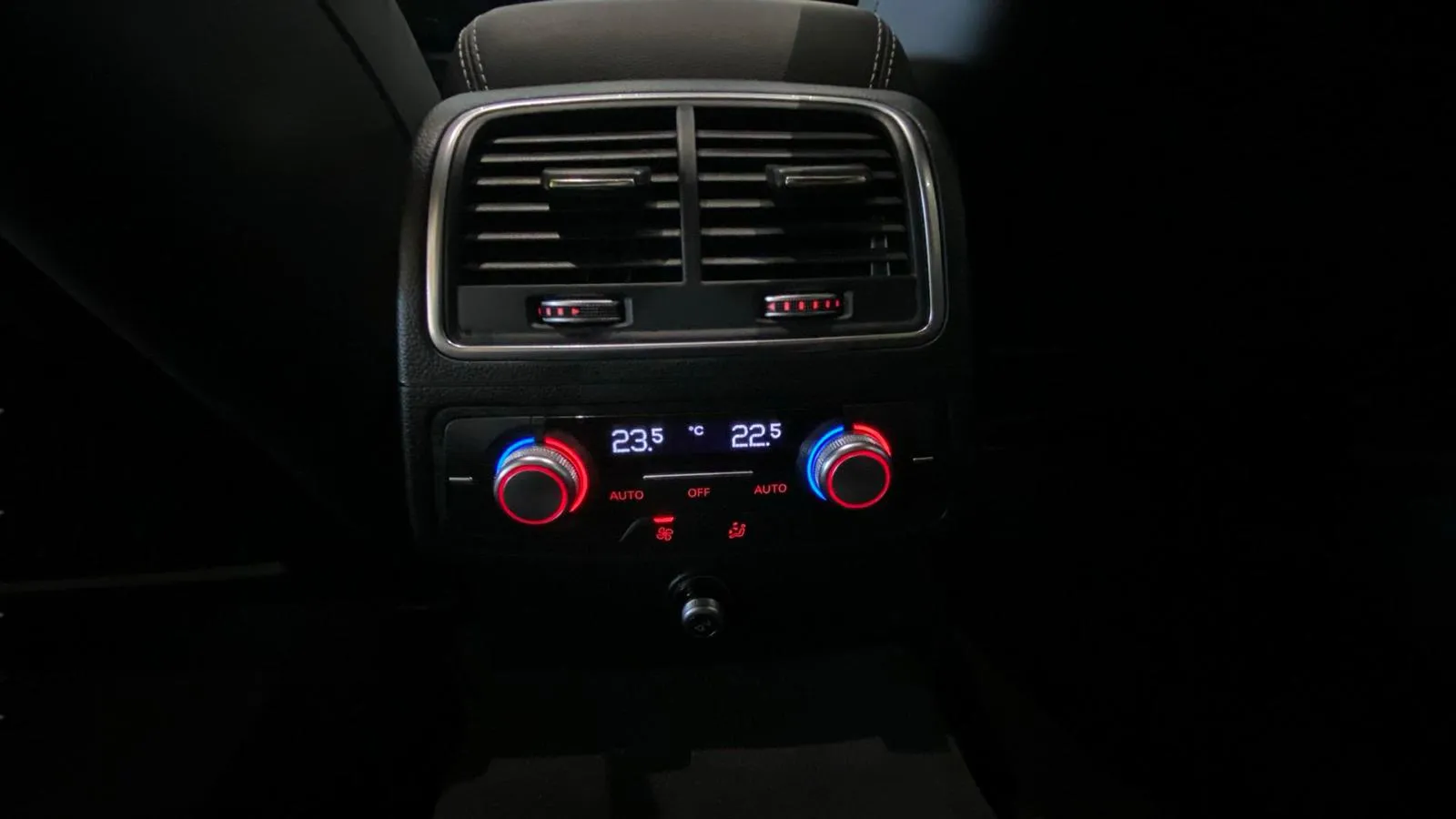 Audi A6 Black line ed 3.0 TDI Q tipt Avant - foto 29