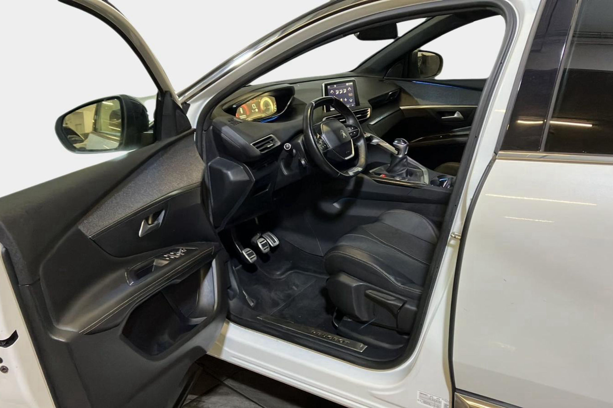Peugeot 3008 1.2 PureTech Allure - foto 20