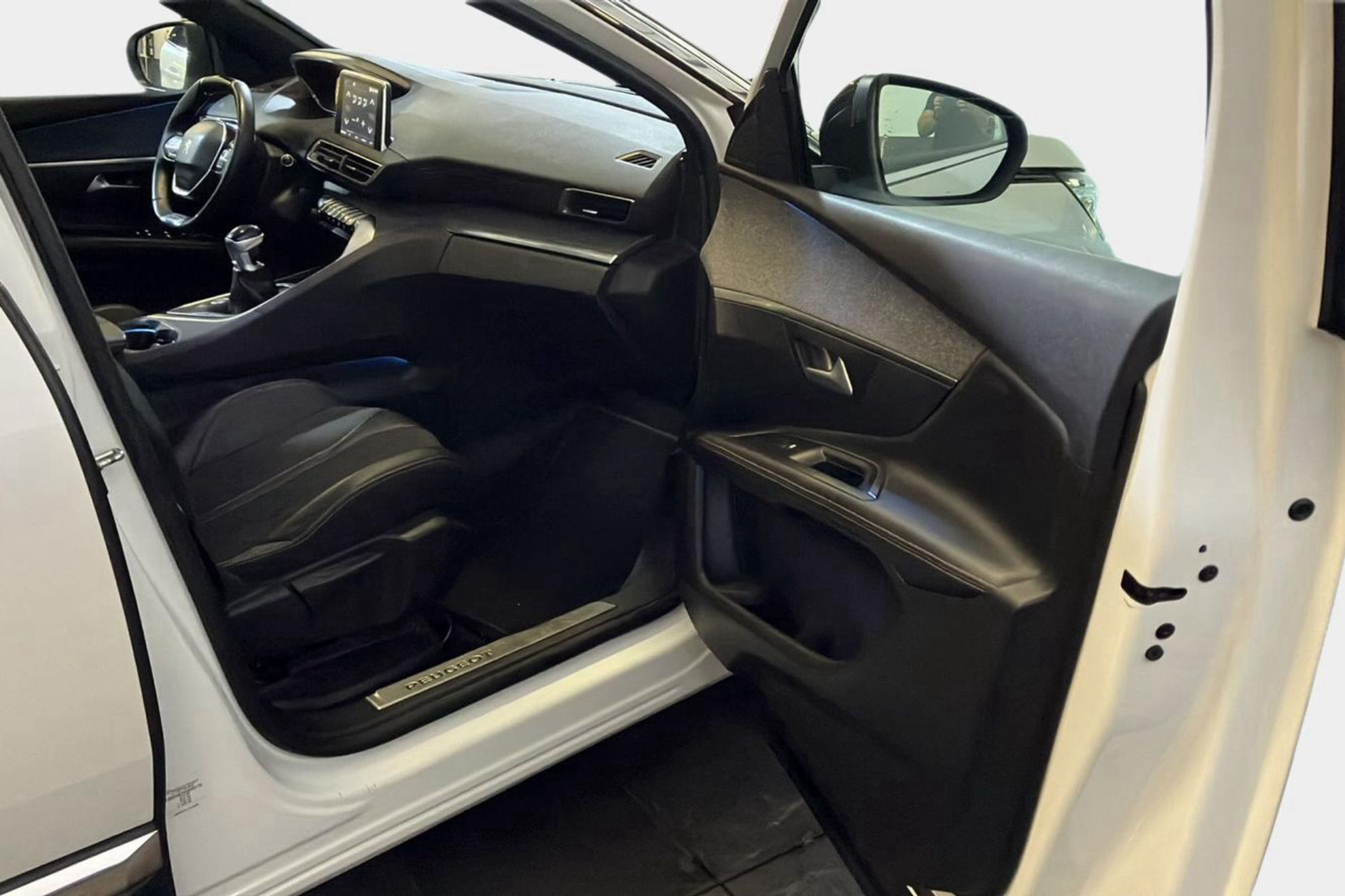 Peugeot 3008 1.2 PureTech Allure - foto 19