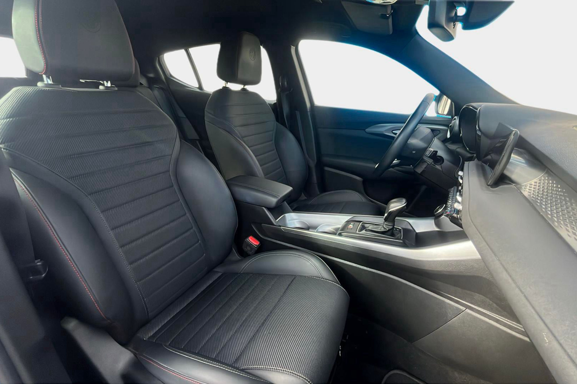 Alfa Romeo Tonale 1.5 MHEV Gasolina Sprint FWD - foto 25
