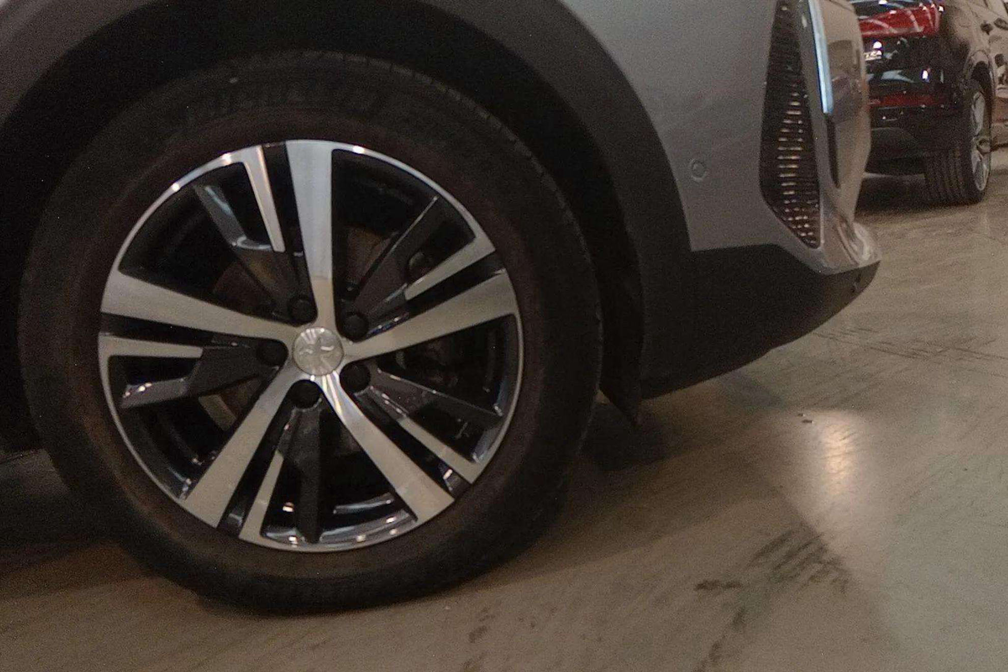 Peugeot 3008 1.2 PureTech Allure Pack EAT8 - foto 9