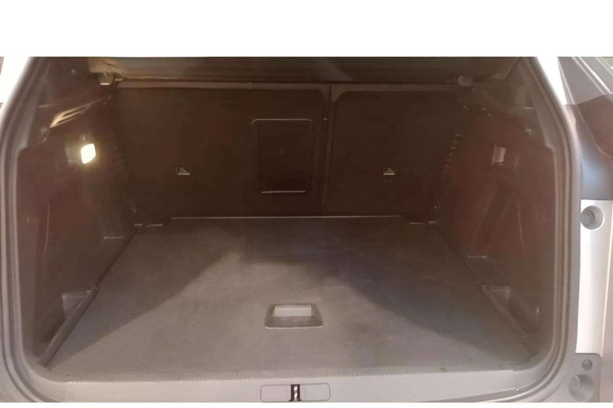 Peugeot 3008 1.2 PureTech Allure Pack EAT8 - foto 17