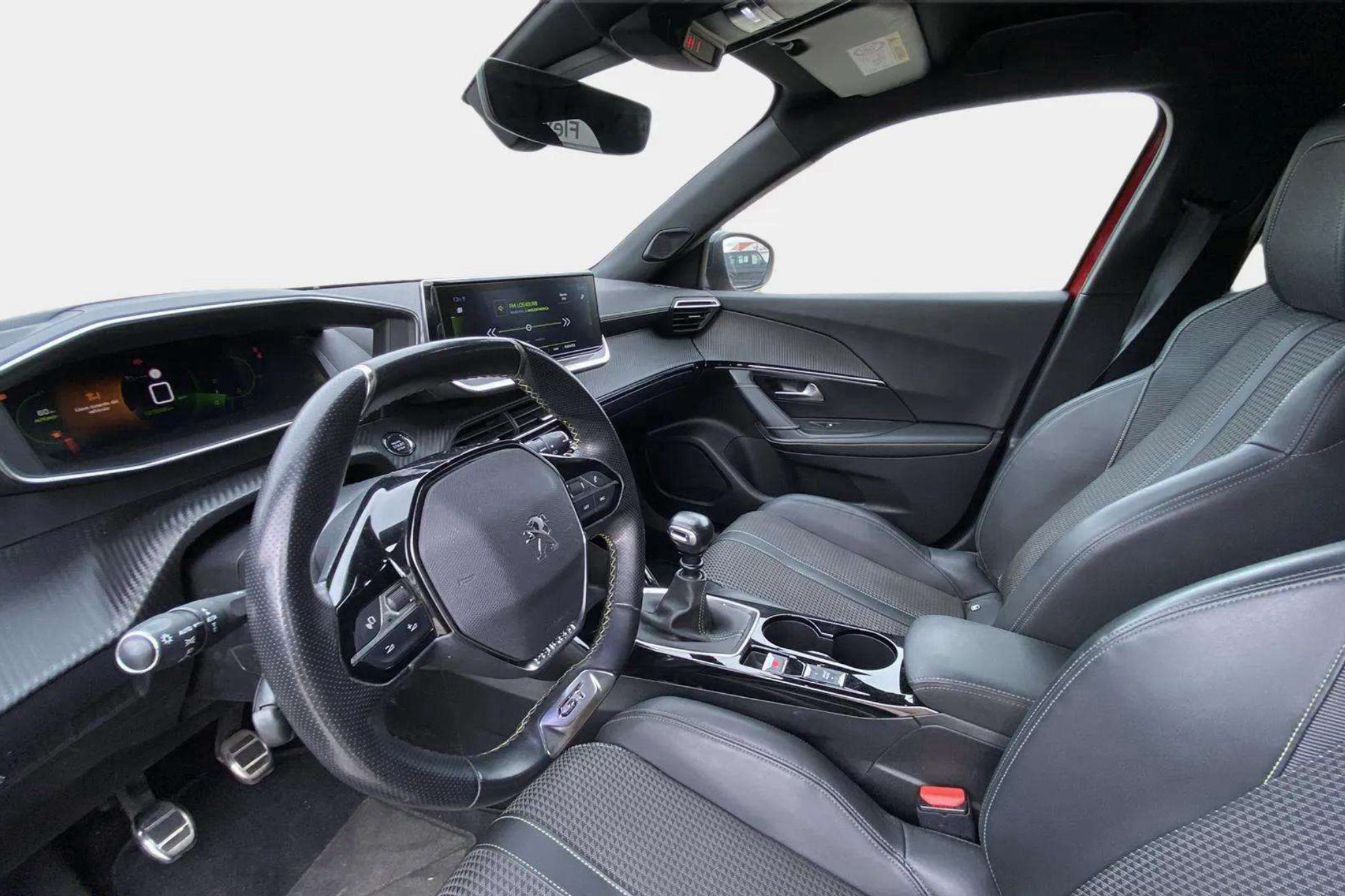 Peugeot 2008 GT Line PureTech 130 BVM6 - foto 16