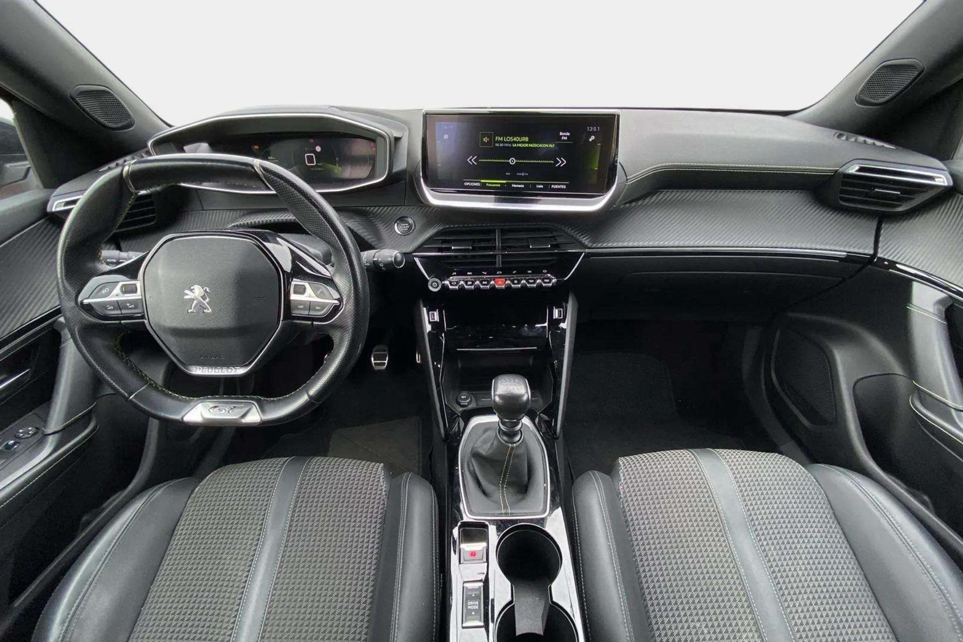 Peugeot 2008 GT Line PureTech 130 BVM6 - foto 11