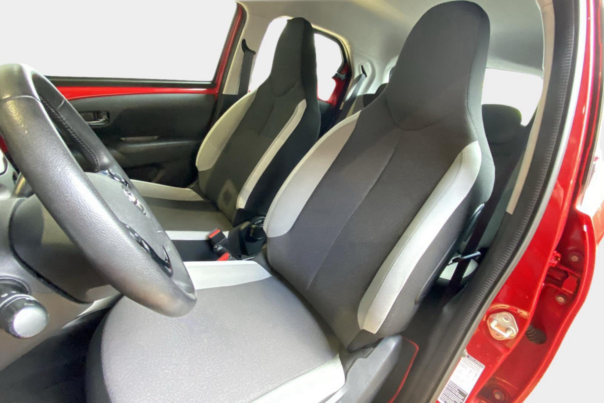 Toyota Aygo 1.0 70 x-cite - foto 12