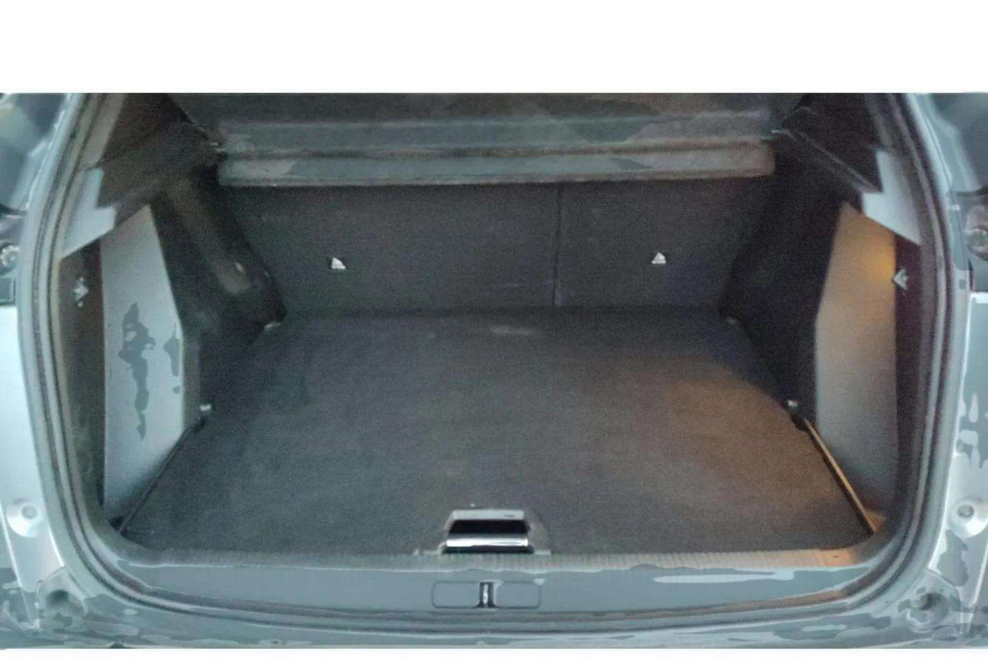 Peugeot 2008 GT BlueHDi 130 EAT8 - foto 13
