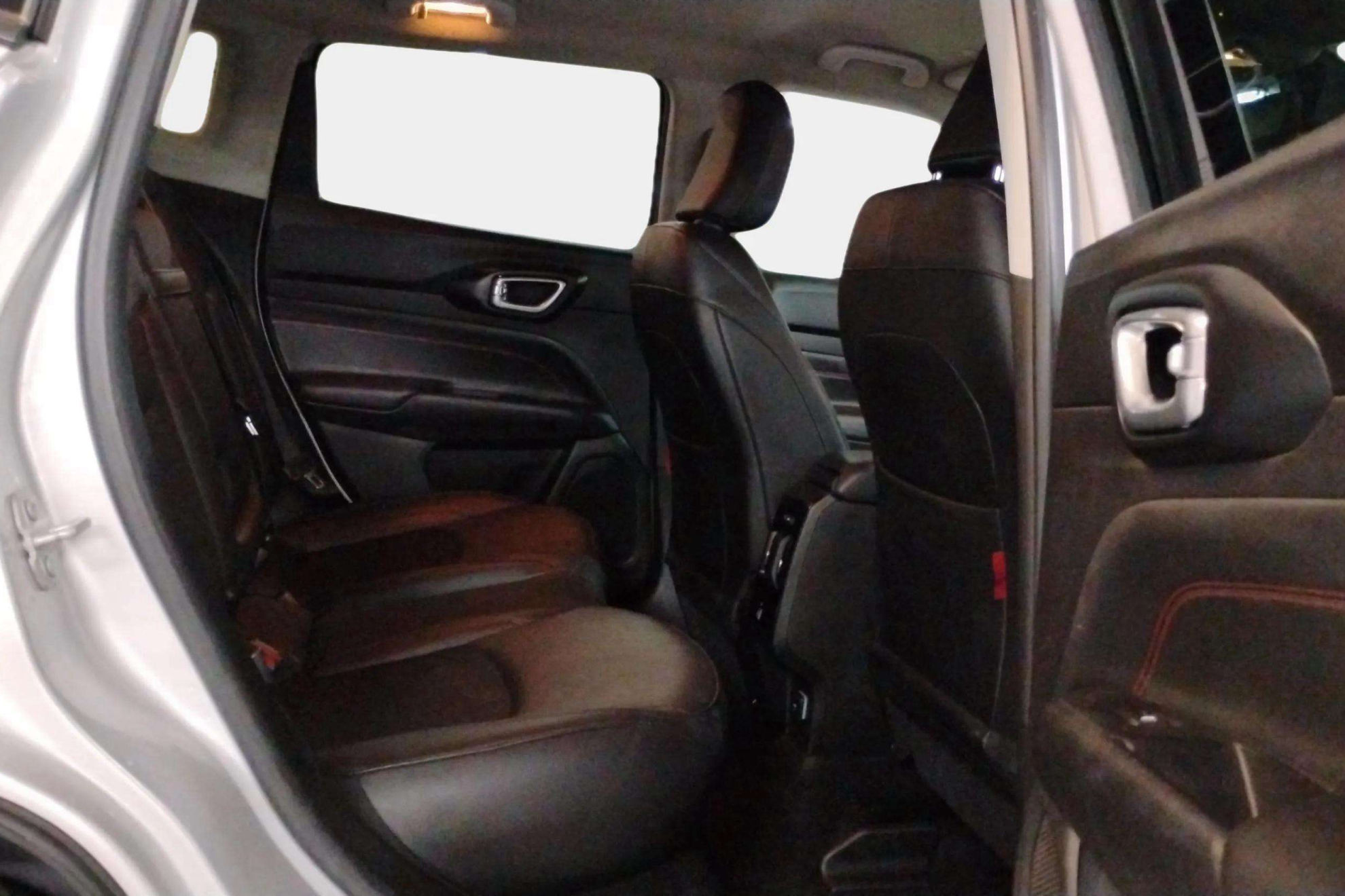 Jeep Compass 4xe 1.3 PHEV Trailhawk AWD - foto 11