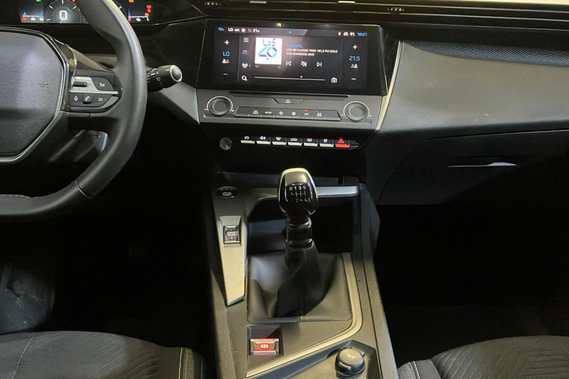 Peugeot 308 Allure Pack PureTech 130 - foto 12