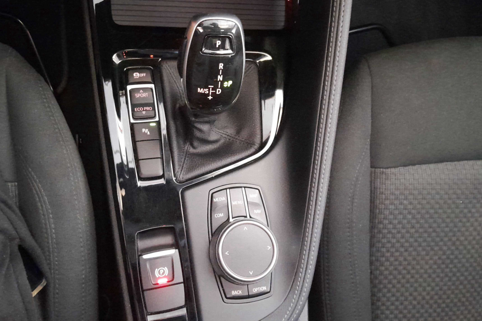 BMW X2 sDrive18d - foto 18