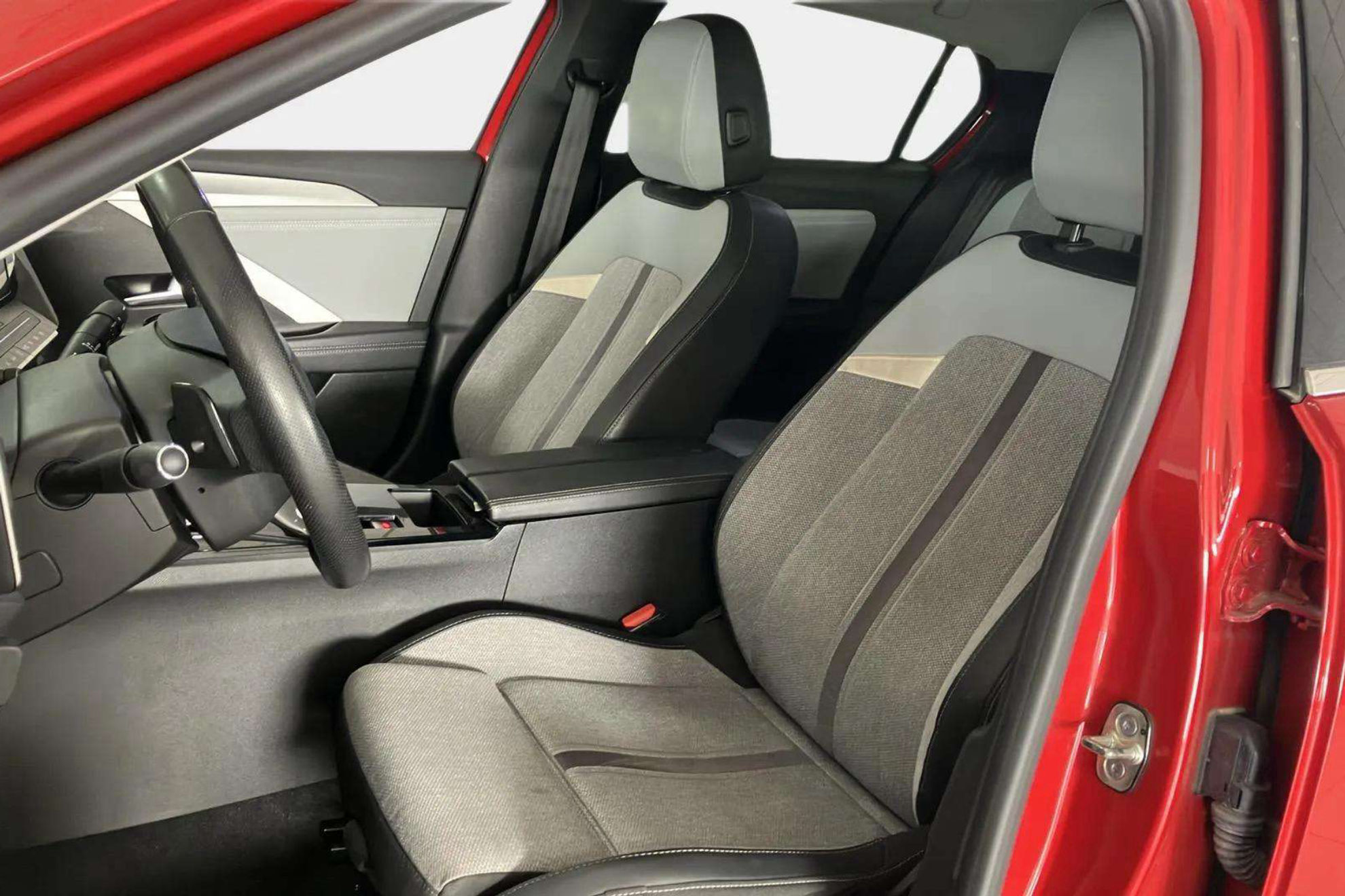 Opel Astra 1.2T XHT Elegance - foto 8