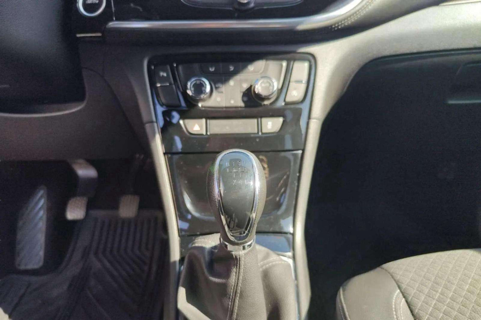 Opel Mokka 1.6 CDTi 4x2 Selective - foto 15