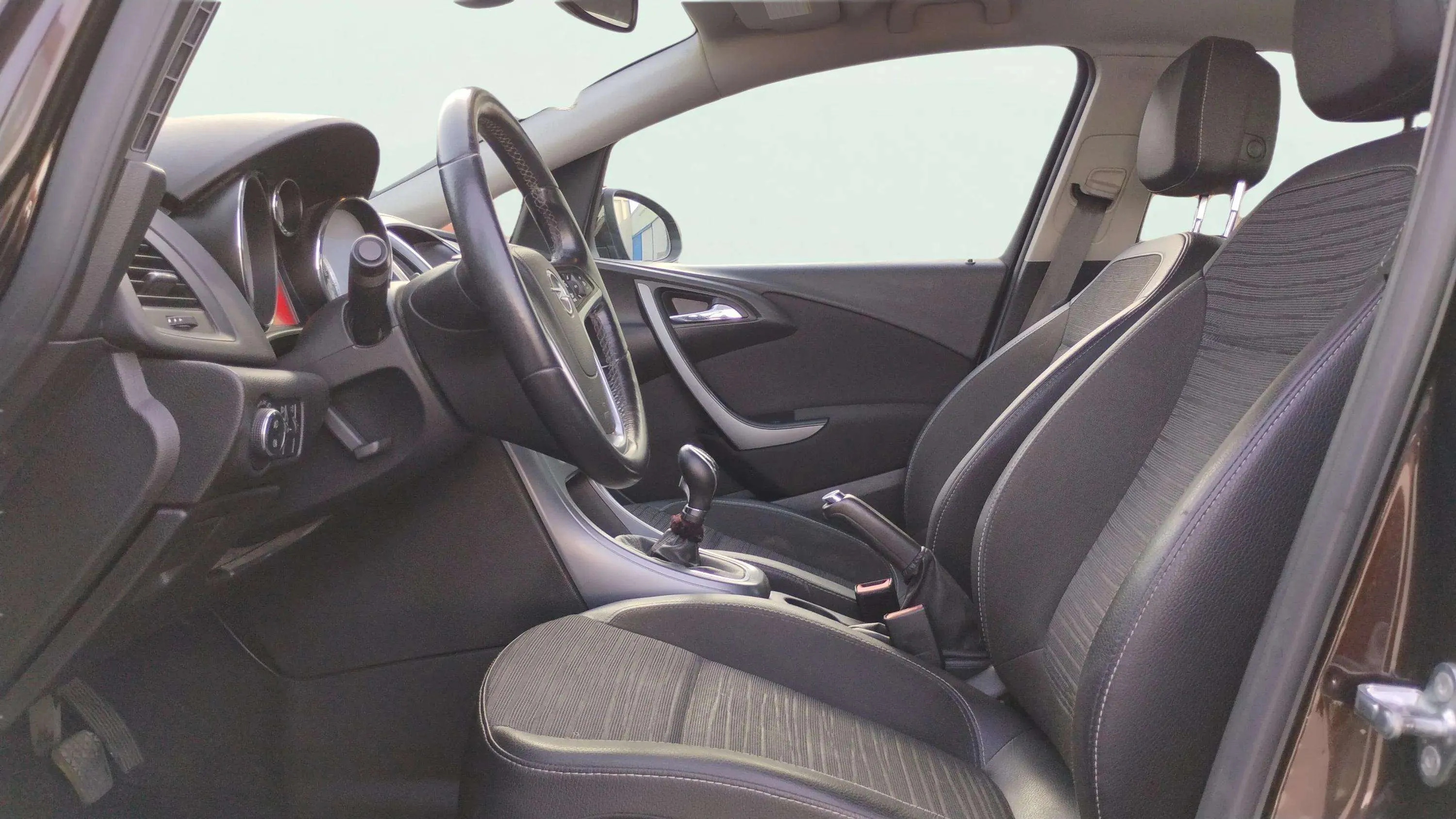 Opel Astra 1.6 CDTi Business - foto 14