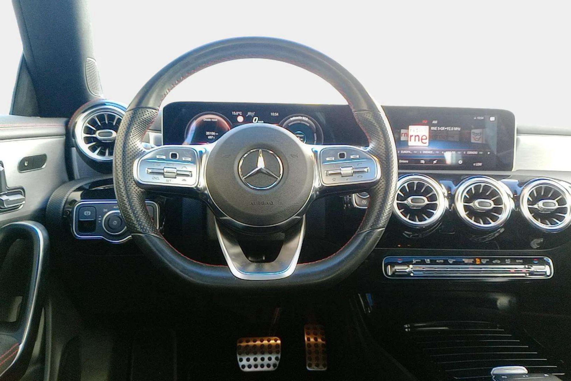Mercedes-Benz CLA 220 D DCT Shooting Brake - foto 8