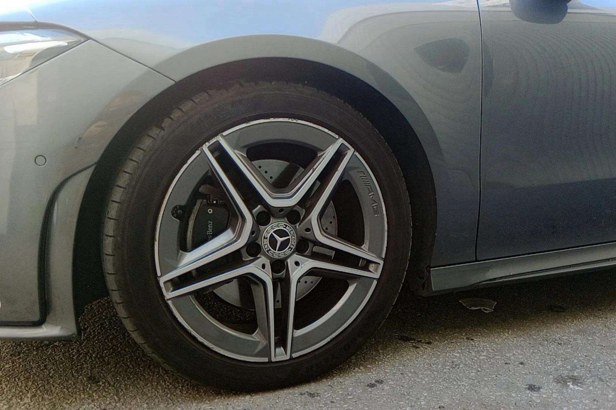 Mercedes-Benz CLA 220 D DCT Shooting Brake - foto 14