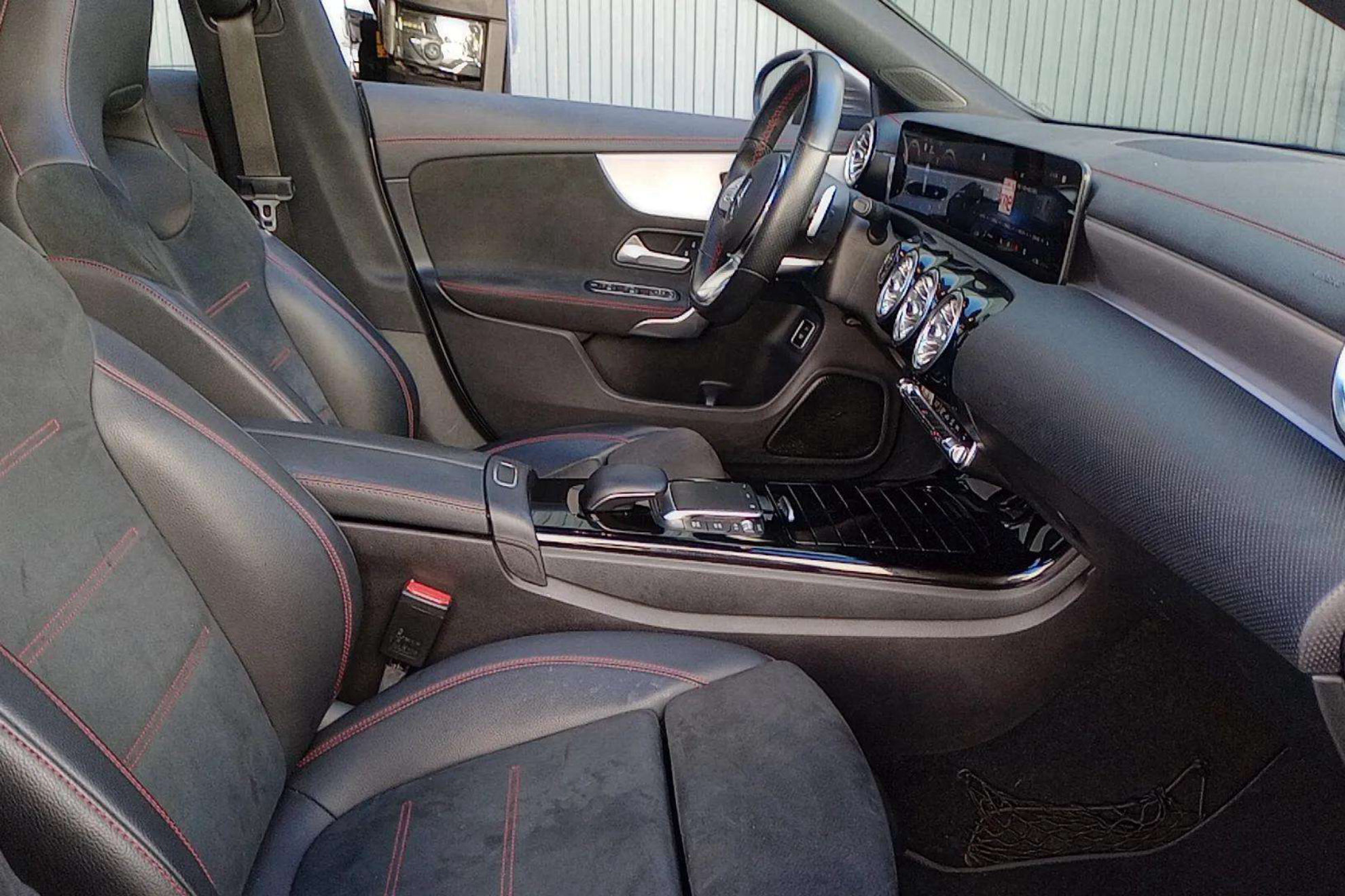 Mercedes-Benz CLA 220 D DCT Shooting Brake - foto 16