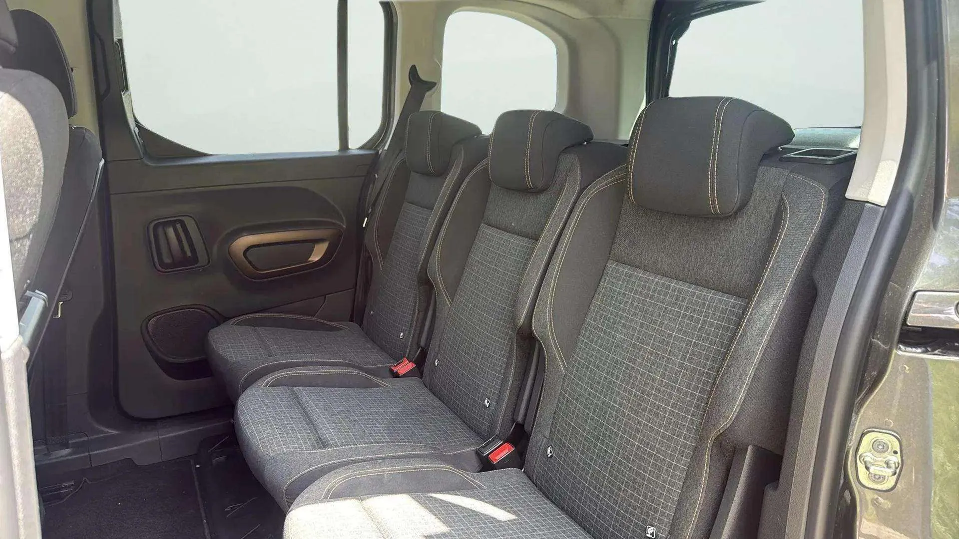 Peugeot Rifter GT Line Standard PureTech - foto 17