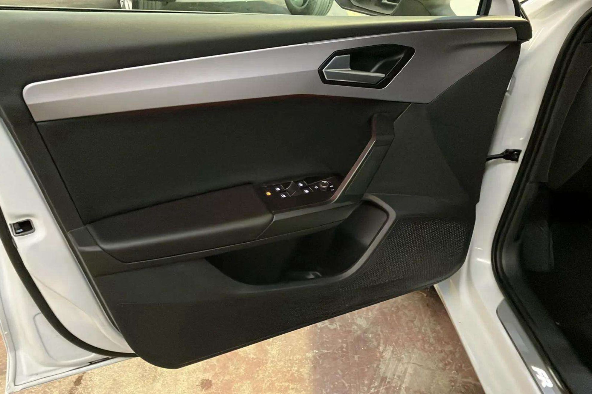SEAT León 1.0 eTSI DSG-7 FR - foto 25