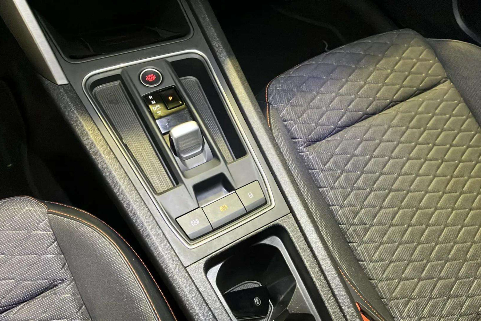 SEAT León 1.0 eTSI DSG-7 FR - foto 22
