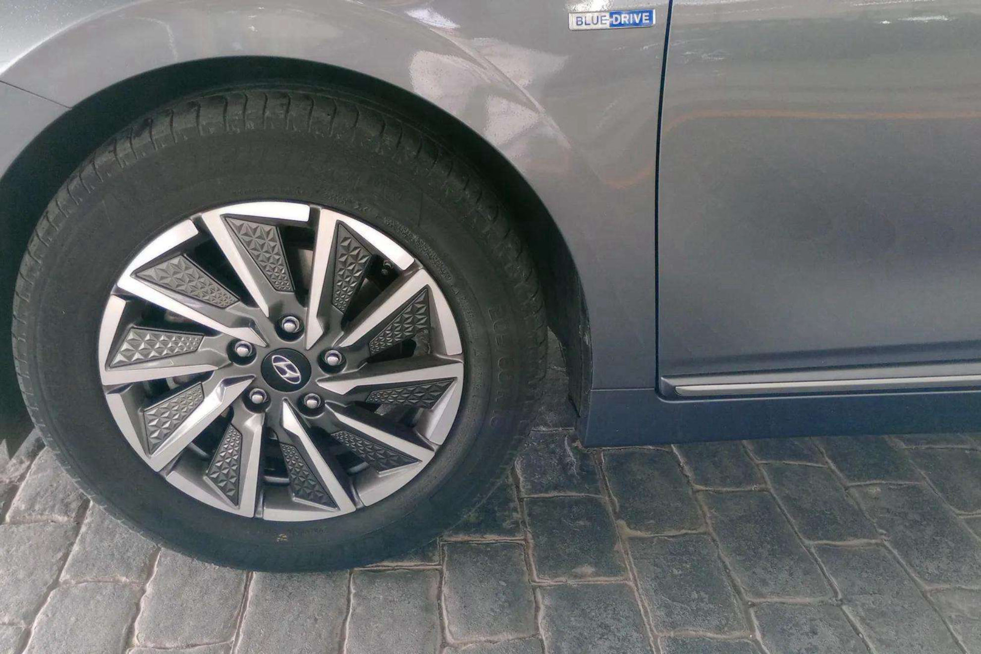 Hyundai Ioniq EV Tecno - foto 18