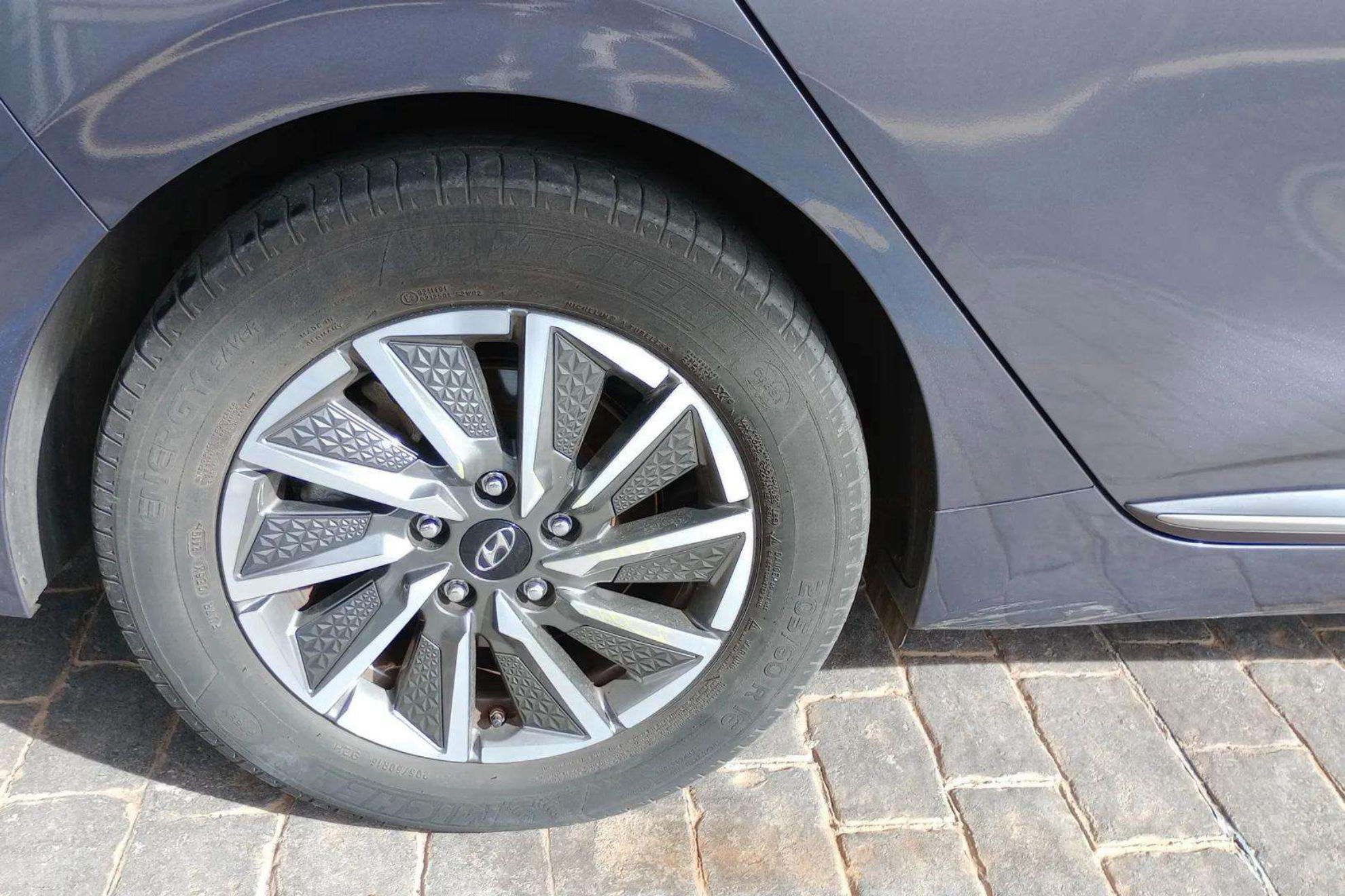 Hyundai Ioniq EV Tecno - foto 16