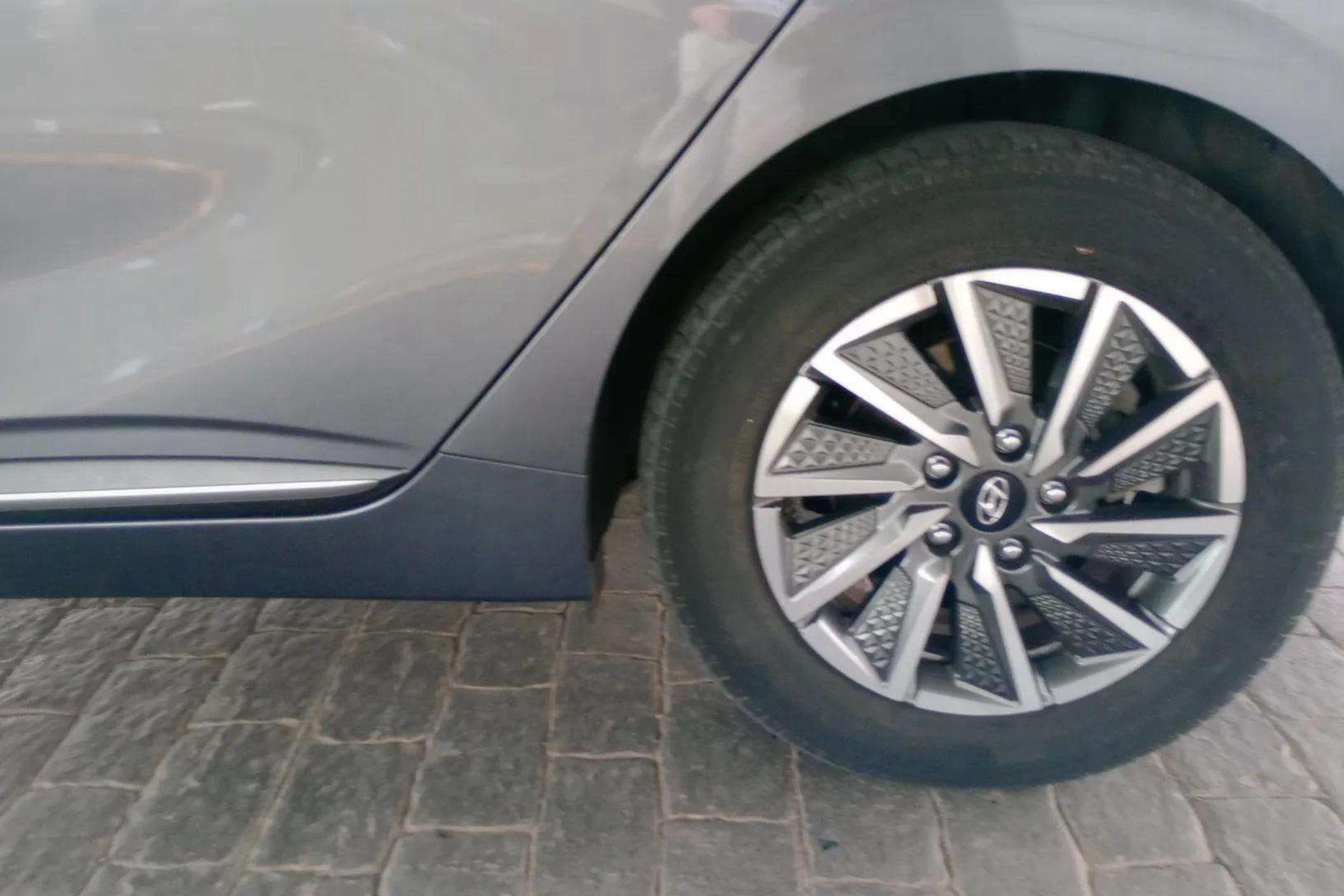 Hyundai Ioniq EV Tecno - foto 19