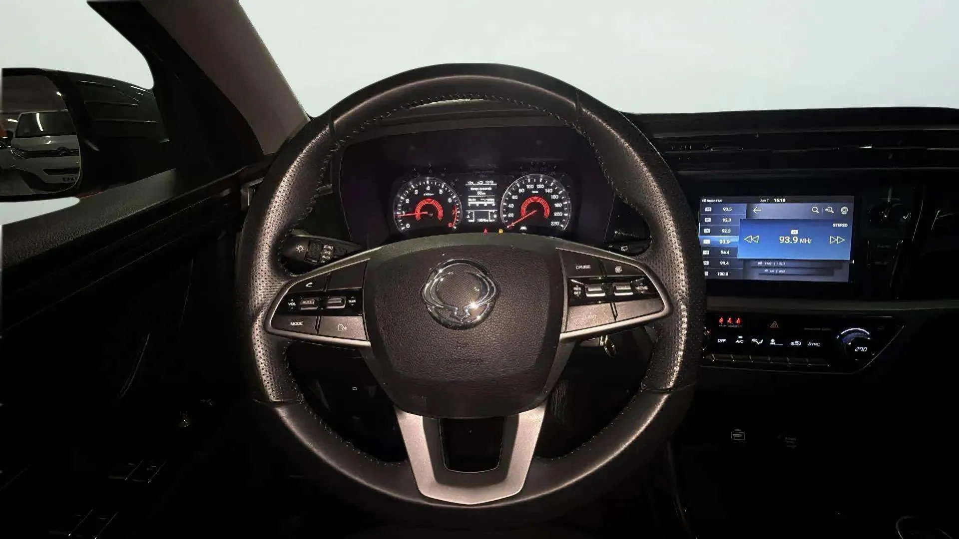SsangYong Korando G15T LP Urban Plus - foto 11