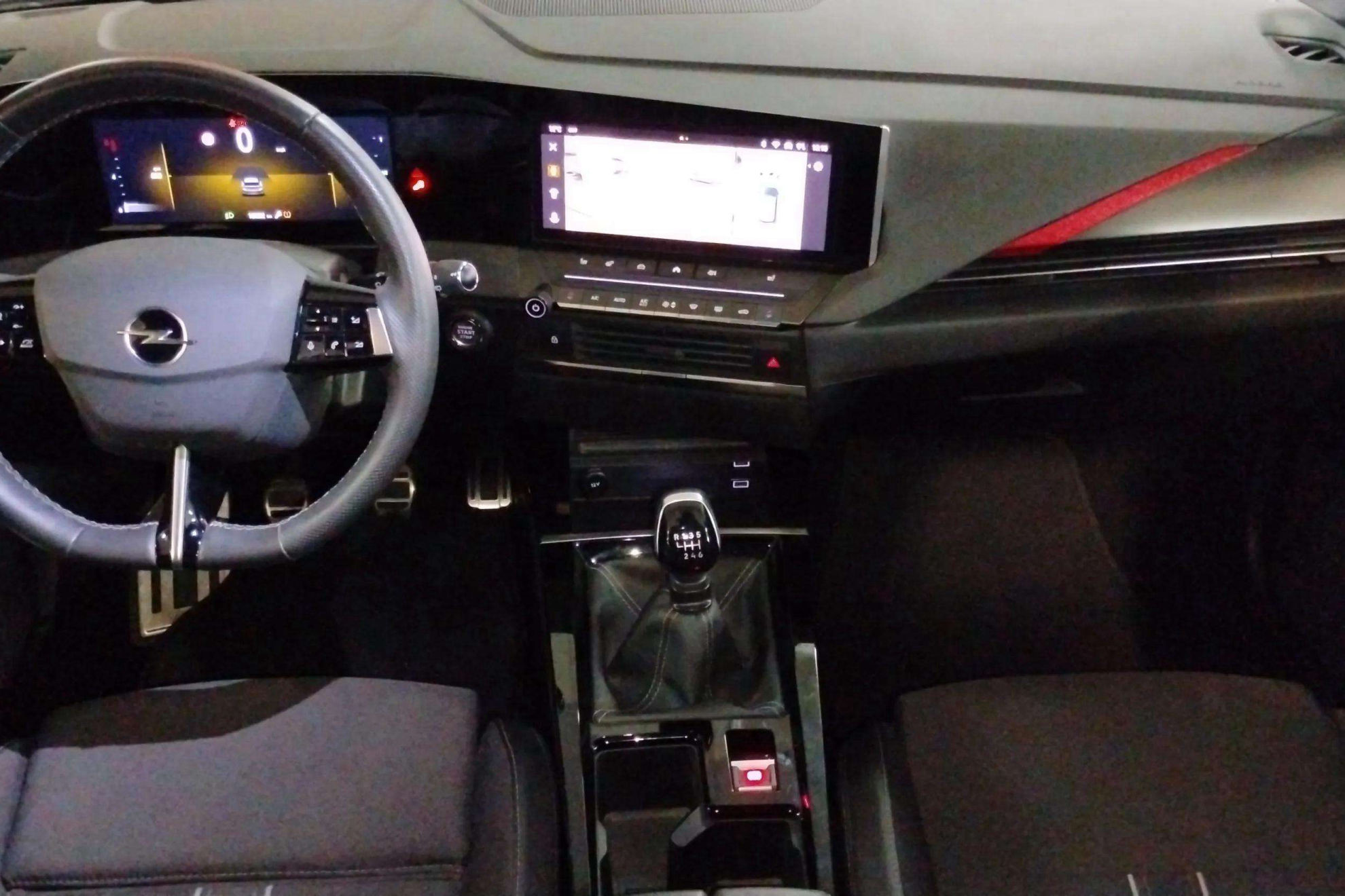 Opel Astra 1.2T XHT GS - foto 8