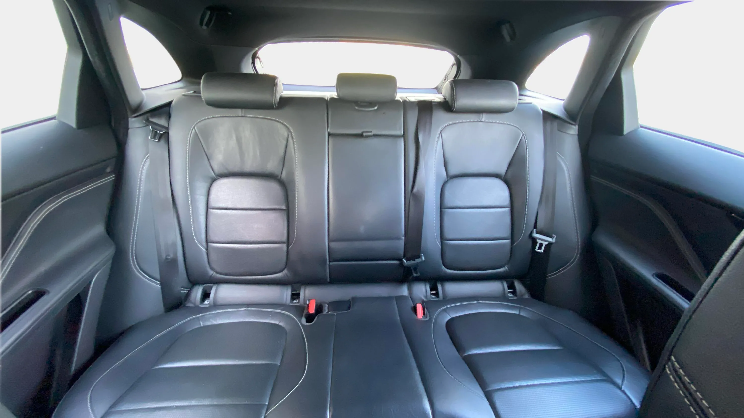 Jaguar F-Pace 2.0L i4D AWD R-Sport - foto 15
