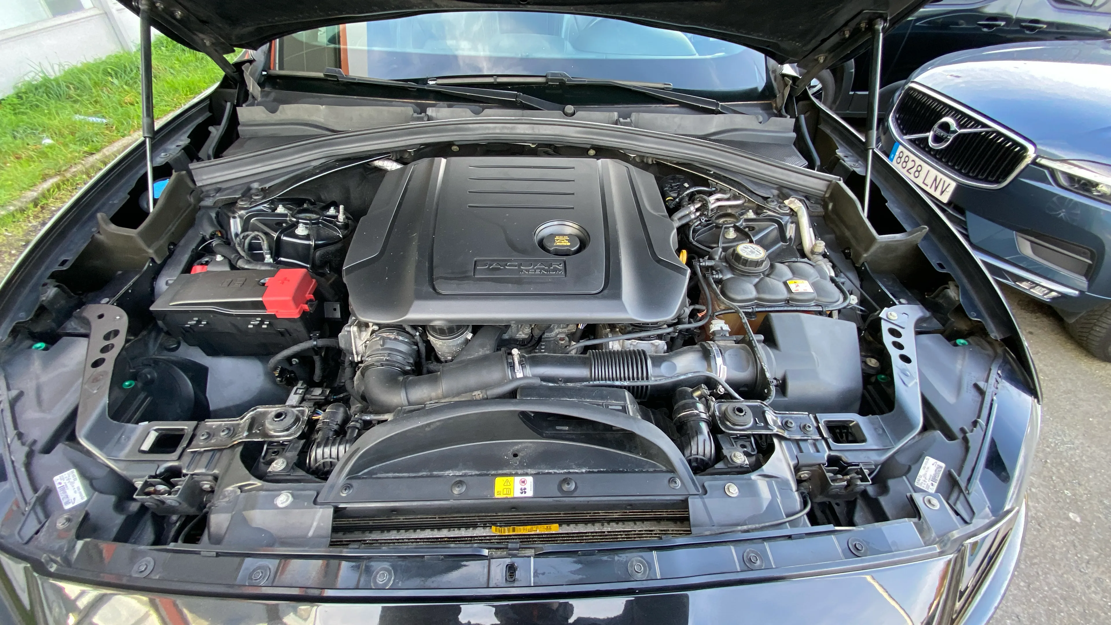 Jaguar F-Pace 2.0L i4D AWD R-Sport - foto 18