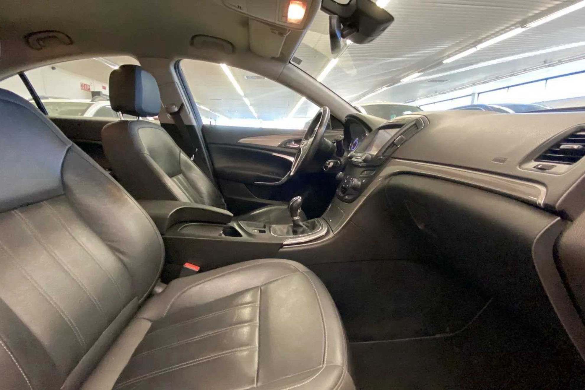 Opel Insignia 1.6 CDTI ecoF Business - foto 18