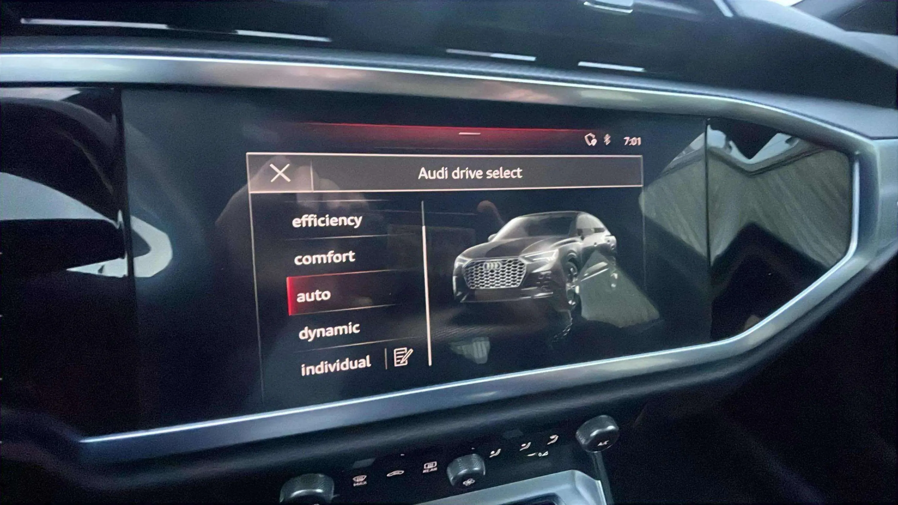 Audi Q3 40 TDI S tronic quattro S Line - foto 12