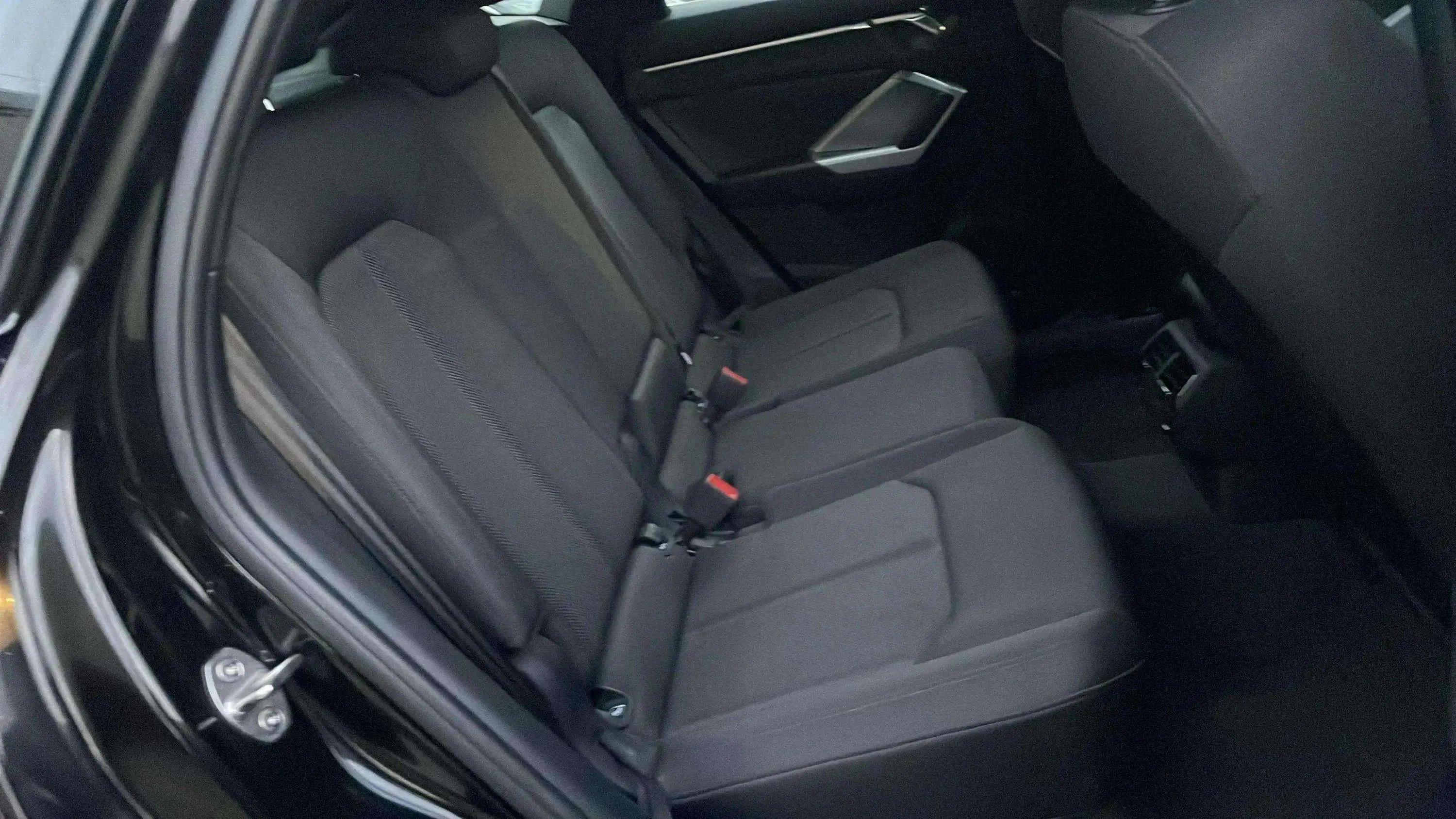 Audi Q3 40 TDI S tronic quattro S Line - foto 17