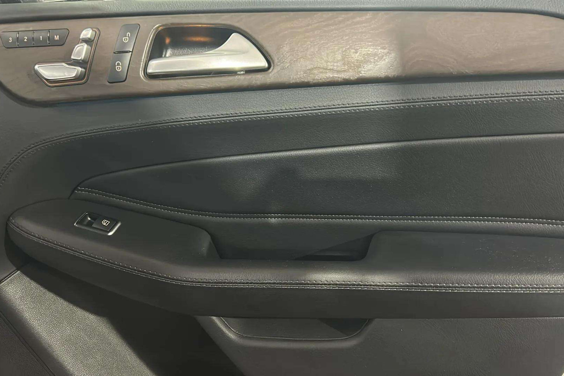 Mercedes-Benz GLS 400 4MATIC - foto 21