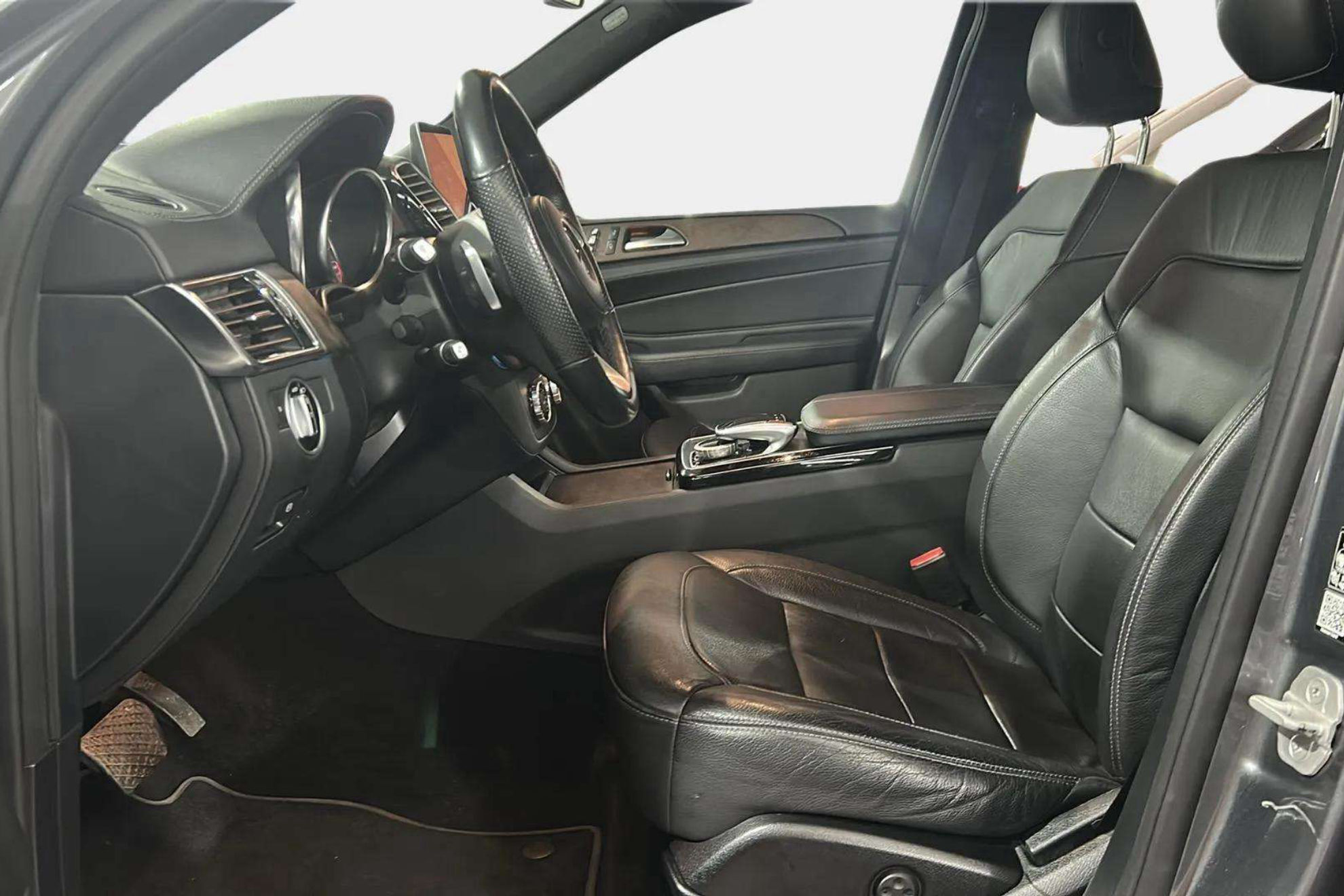 Mercedes-Benz GLS 400 4MATIC - foto 14